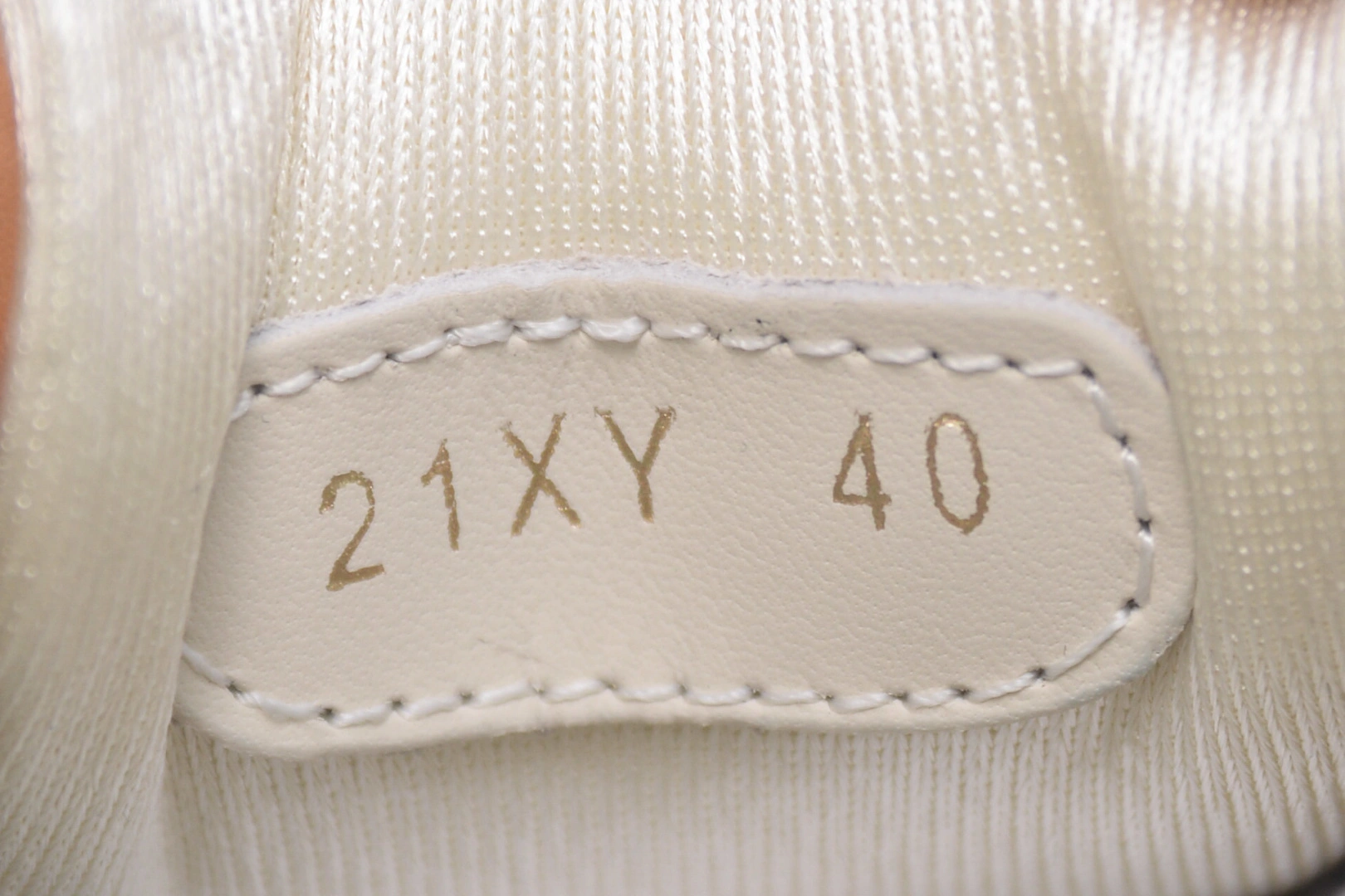 OOBB-- 4ior 3SN272ZFK_H577 cowhide B27 item:E-X575H1317