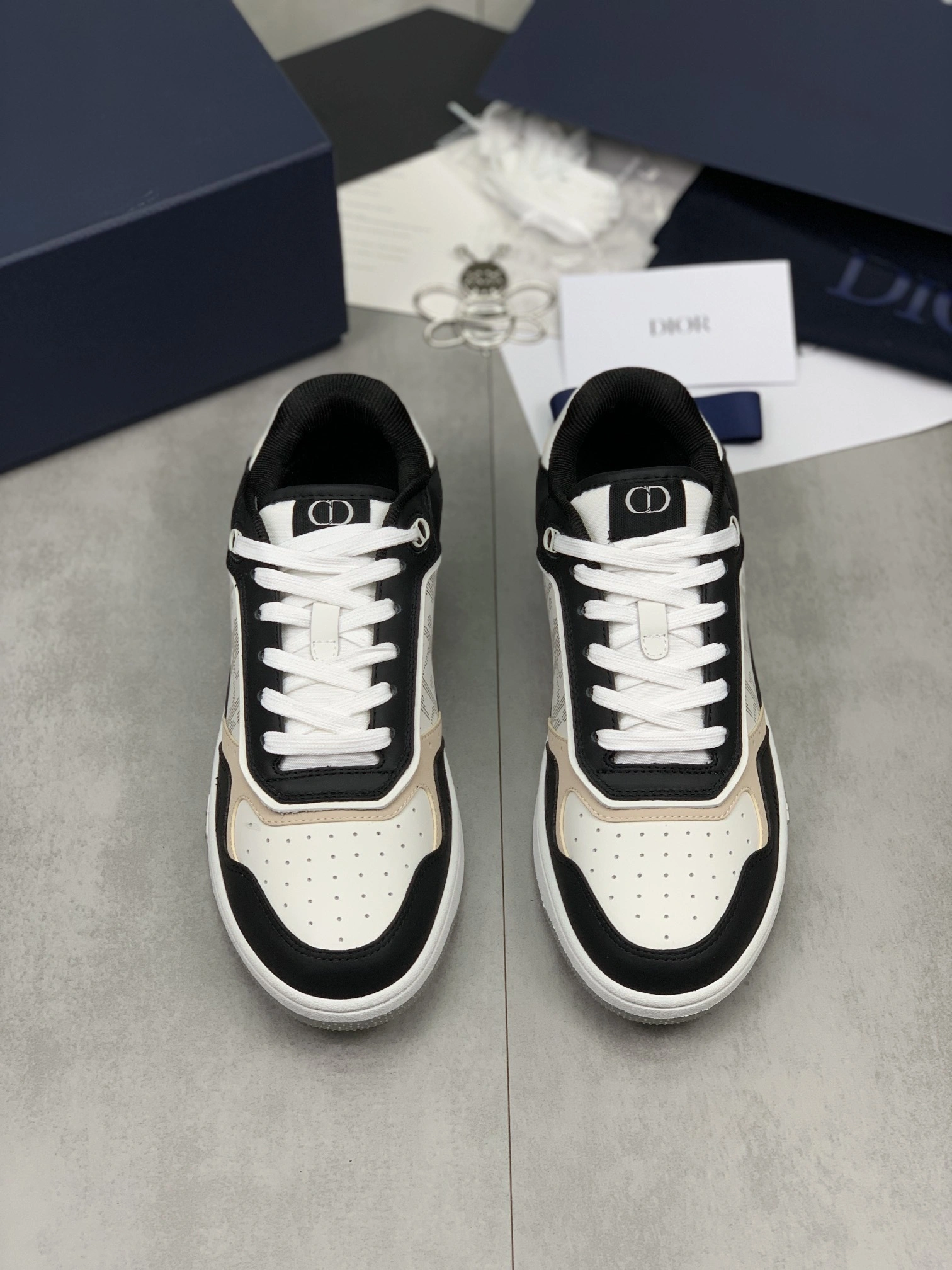 OOBB-- 4ior 3SN272ZIJ_H163 B27 cowhide embroidery item:D-X158G0421