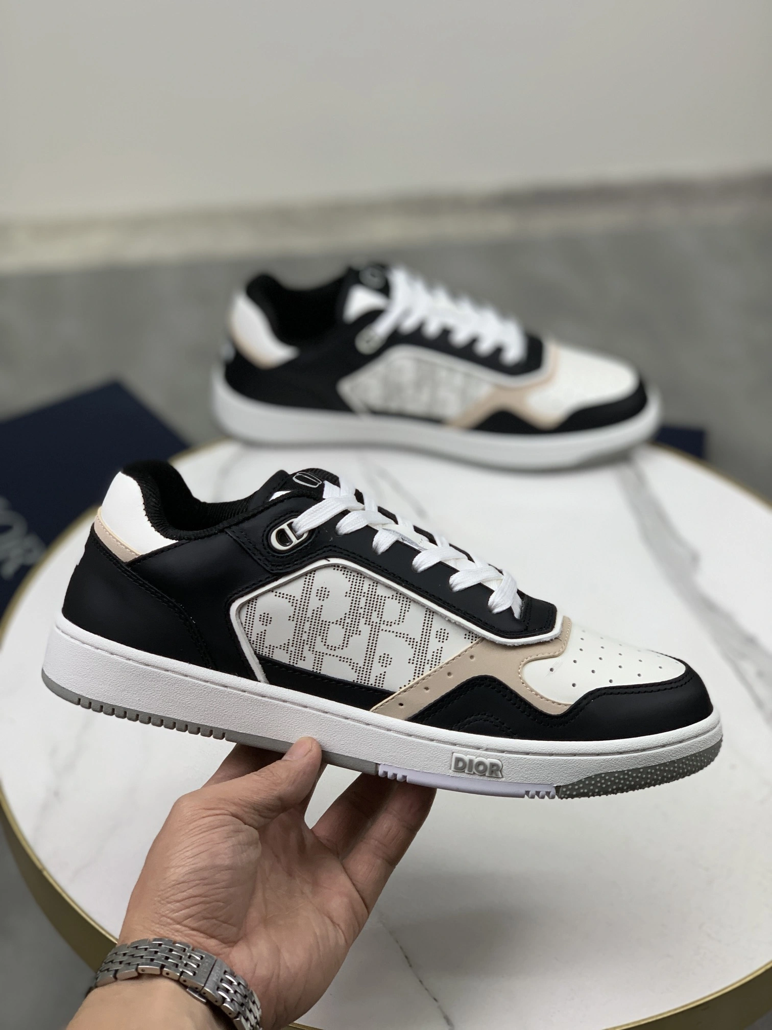 OOBB-- 4ior 3SN272ZIJ_H163 B27 cowhide embroidery item:D-X158G0421