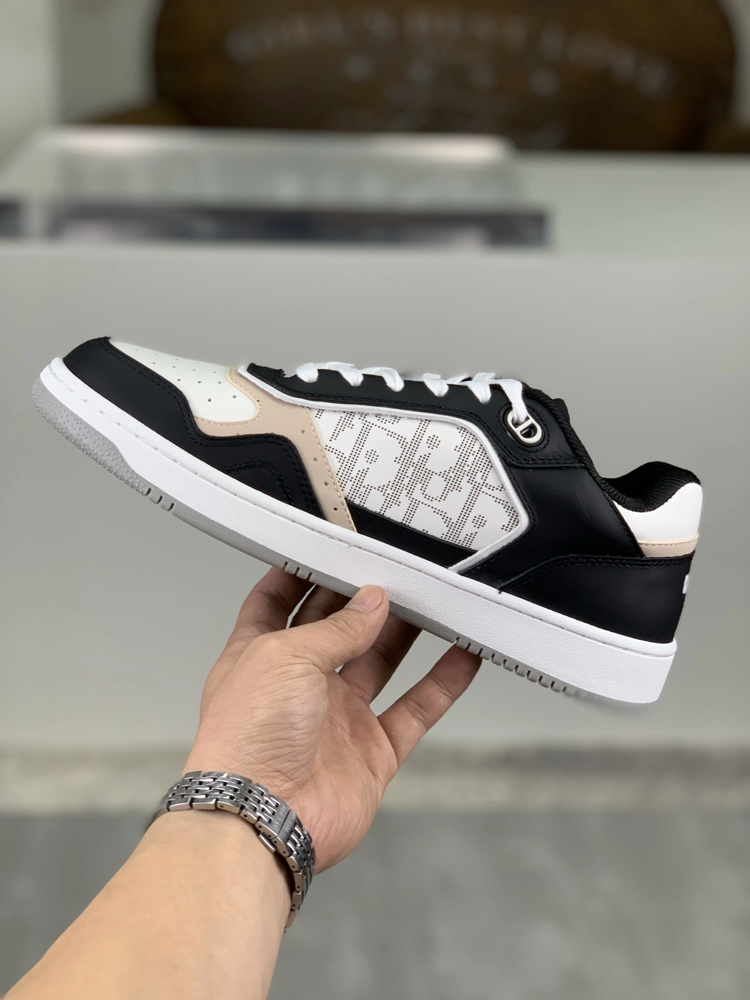 OOBB-- 4ior 3SN272ZIJ_H163 B27 cowhide embroidery item:D-X158G0421