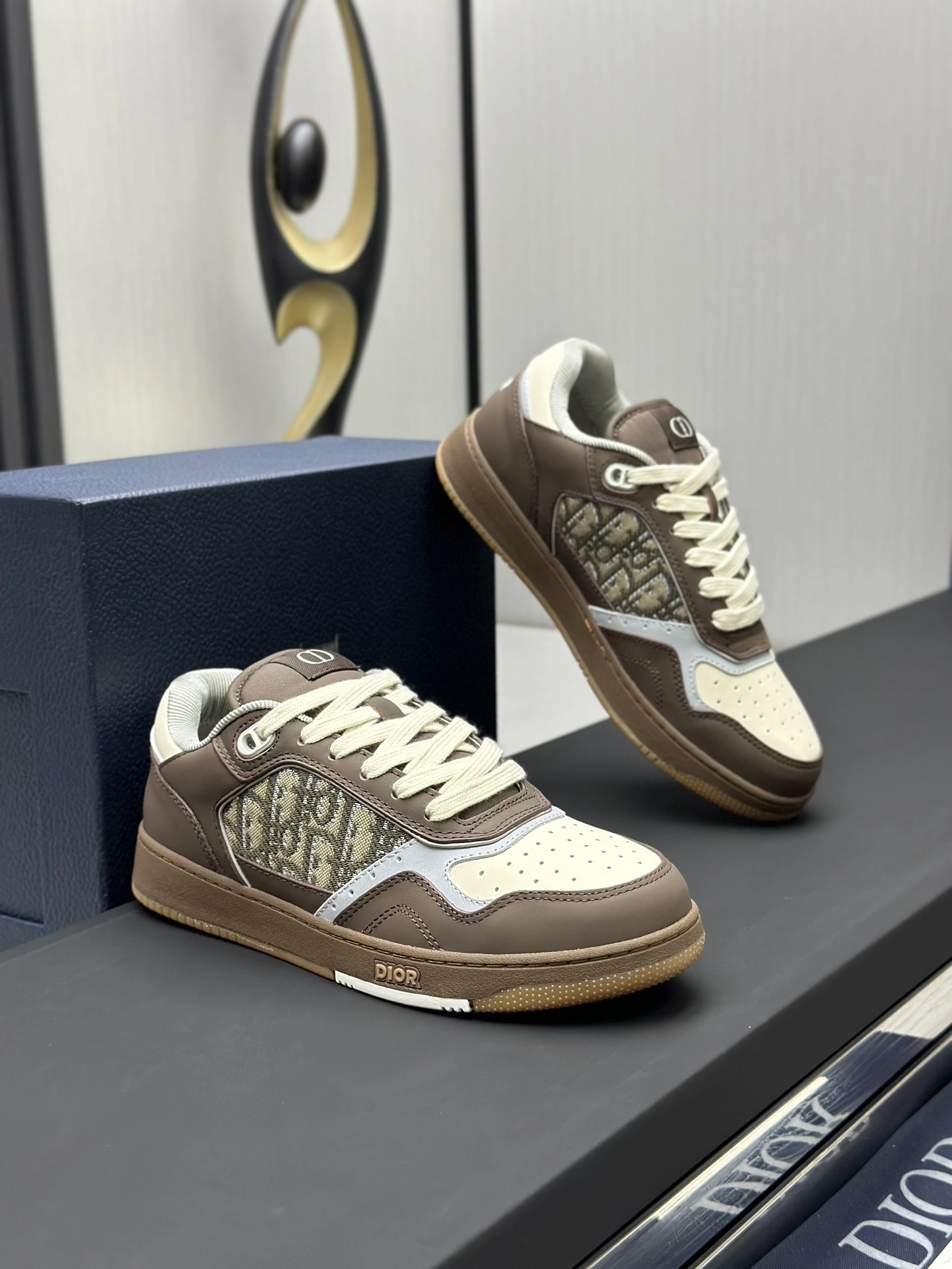 OOBB-- 4ior 3SN272ZIR_H611 B27 cowhide item:D-X000J2237