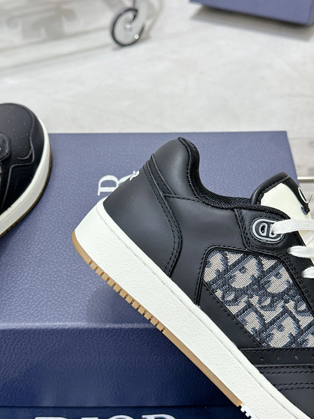 OOBB-- 4ior 3SN272ZIR_H965 B27 Calfskin Thick soles：3CM item:D-X000G0419