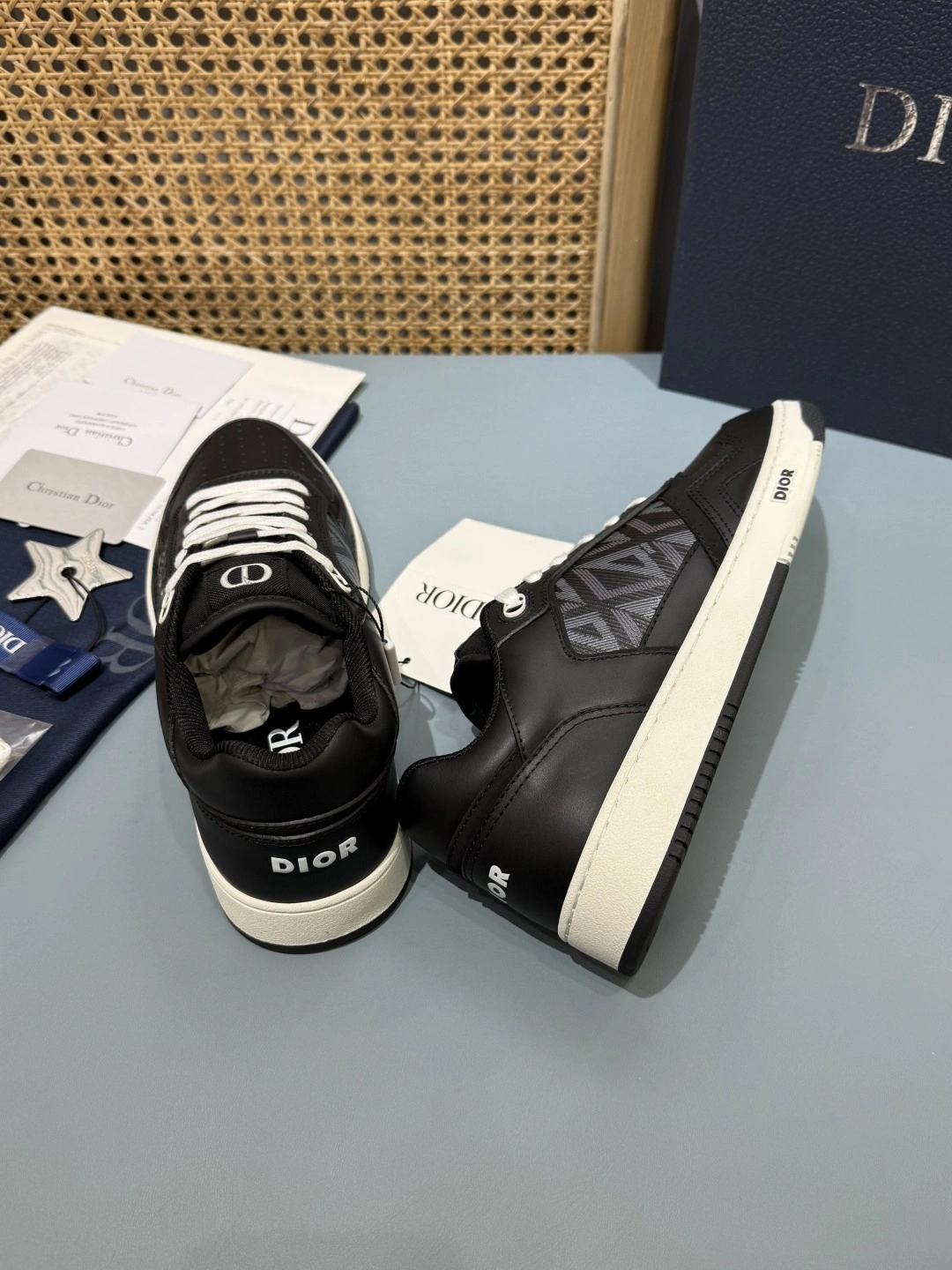 OOBB-- 4ior 3SN272ZPP_H900 B27 cowhide embroidery item:E-X430I2329