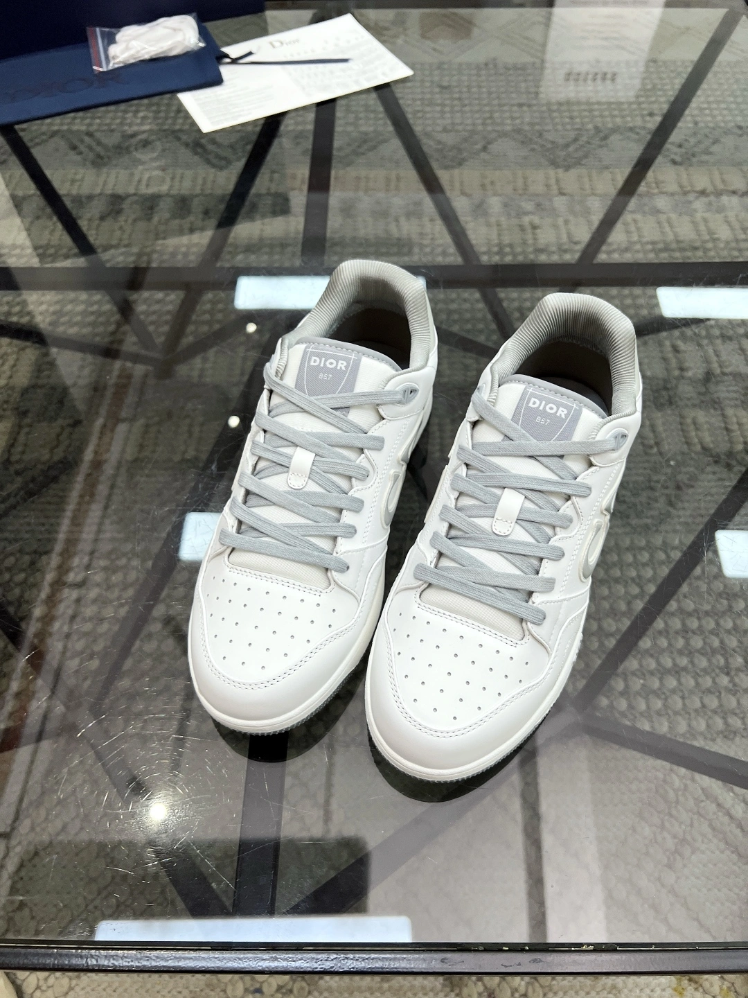 OOBB-- 4ior 3SN318ZNT_H068 cowhide B57 item:E-X230H1323