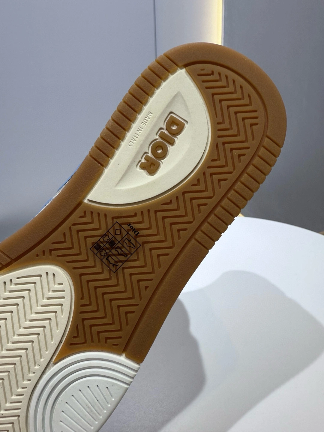 OOBB-- 4ior 3SN318ZXT_H550 B57 calfskin item:E-X430E2525Y