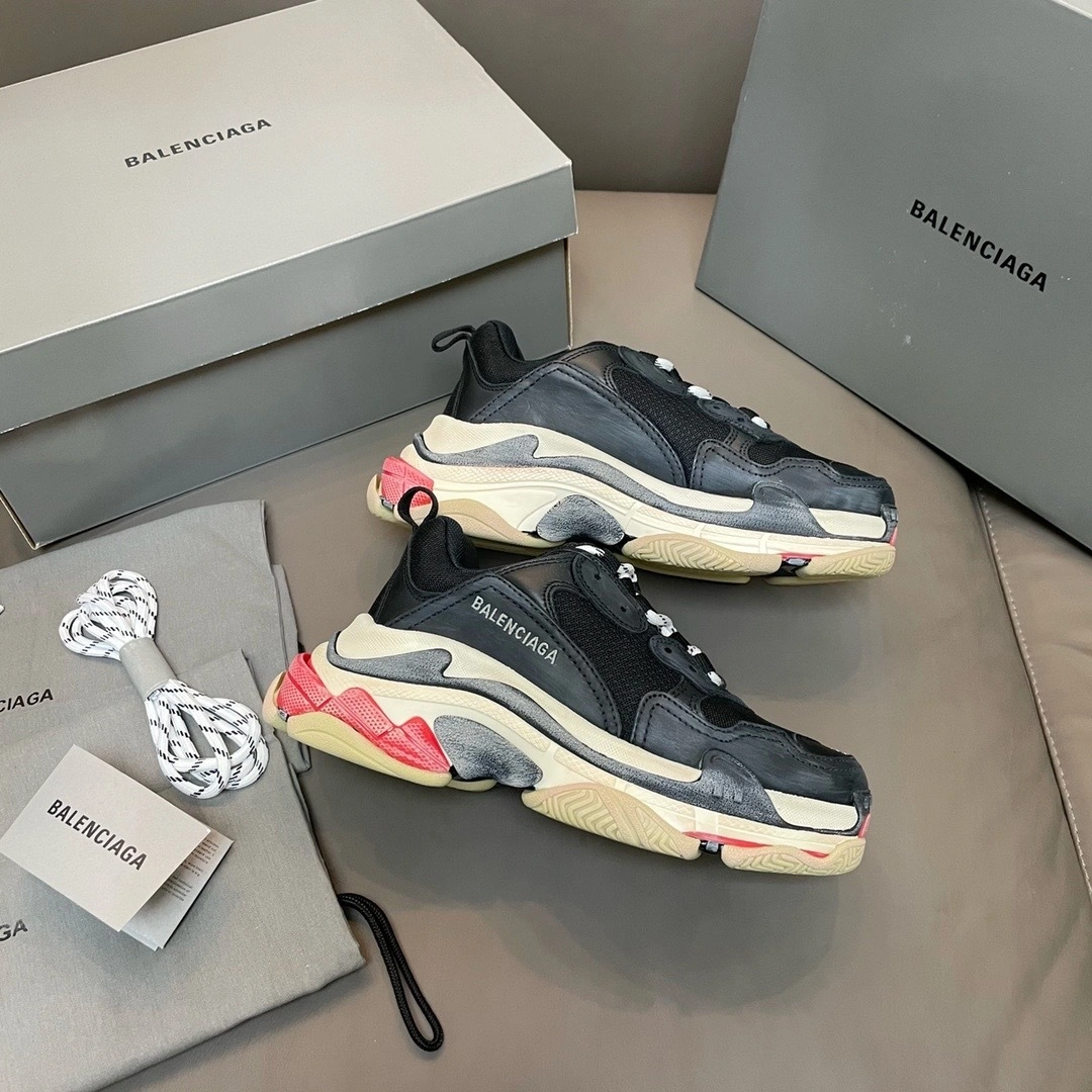 &&OOBB - 533882W09O11000 TRIPLE S item:B-X000E2063J