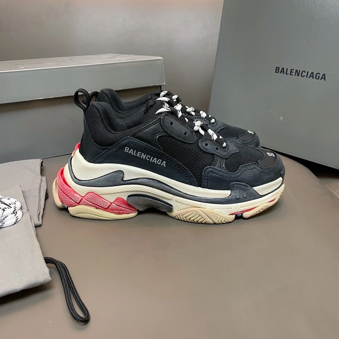 &&OOBB - 533882W09O11000 TRIPLE S item:B-X000E2063J