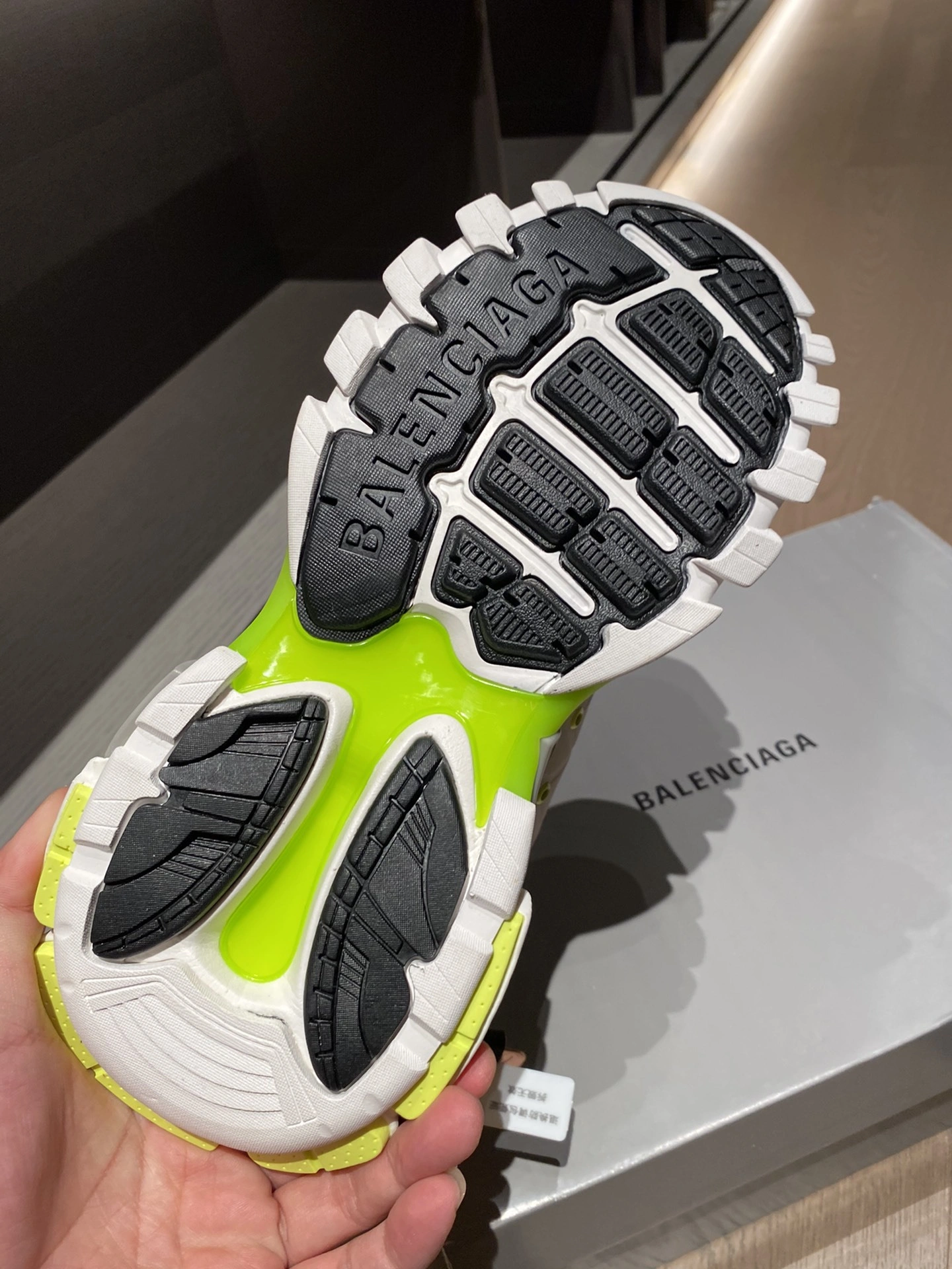 OOBB-- 542023W1GC39070 item:C-X003E2556Y