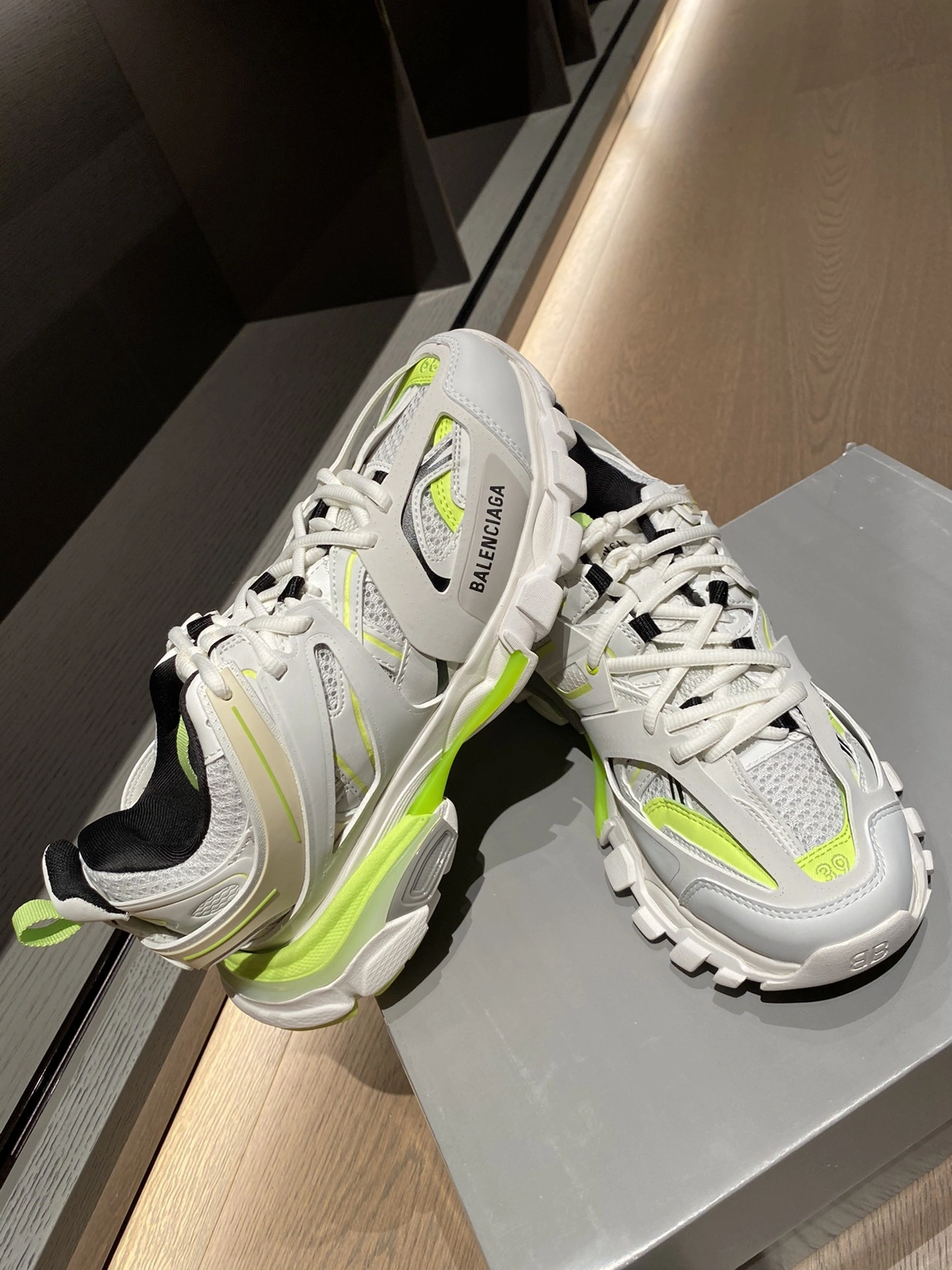 OOBB-- 542023W1GC39070 item:C-X003E2556Y