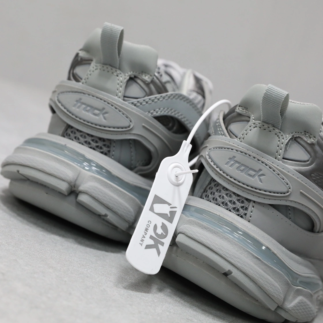 &OOBB-- 542023W2LA11203 item:C-X810F1011Y