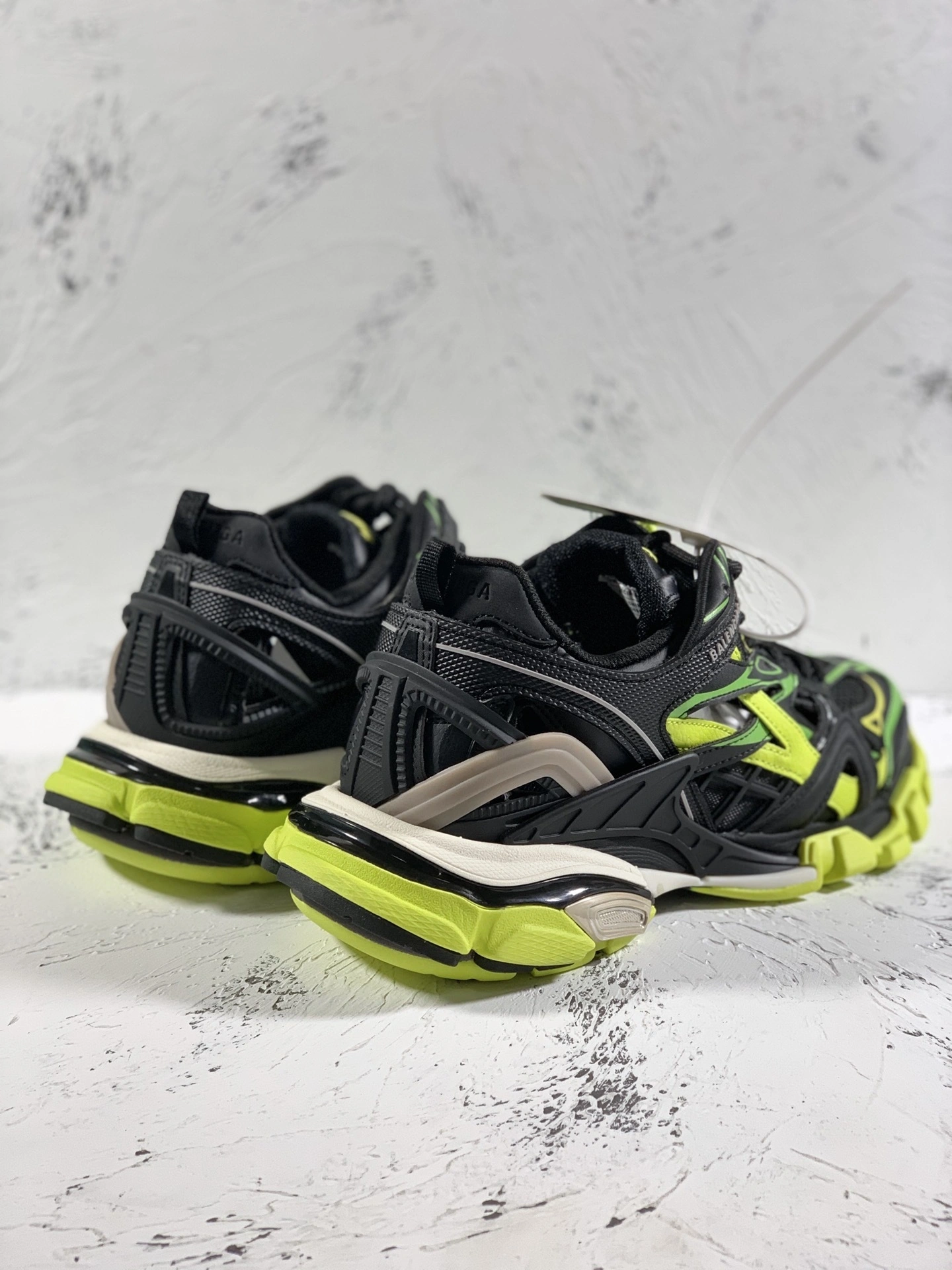 OOBB-- 568614W2GN31073 item:C-X812F0992Y