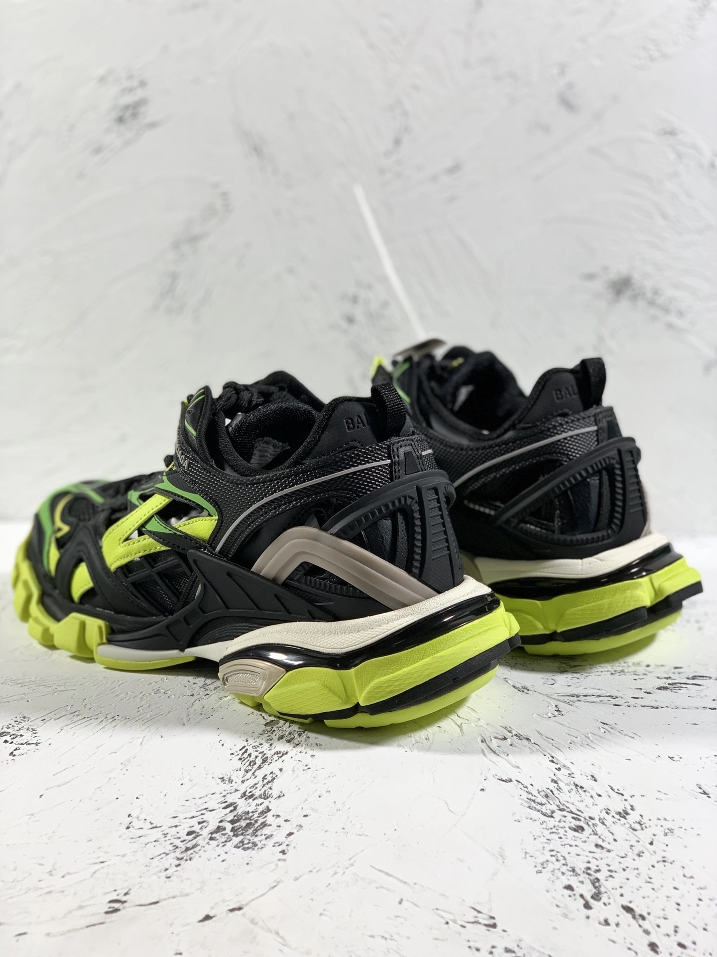 OOBB-- 568614W2GN31073 item:C-X812F0992Y