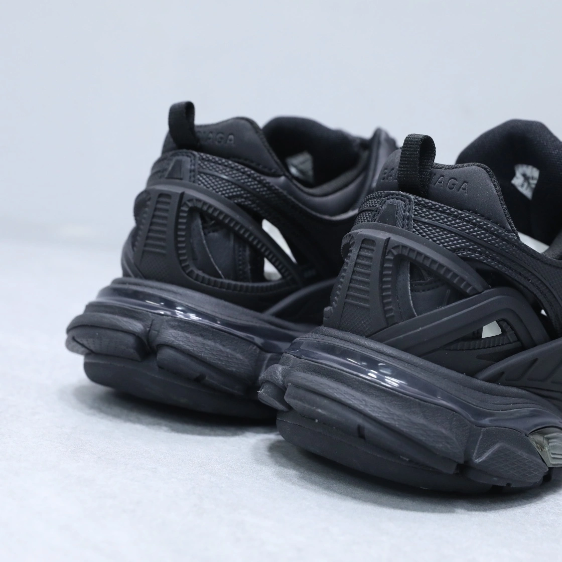 OOBB-- 568615W2GN11000 item:C-X810F1008Y