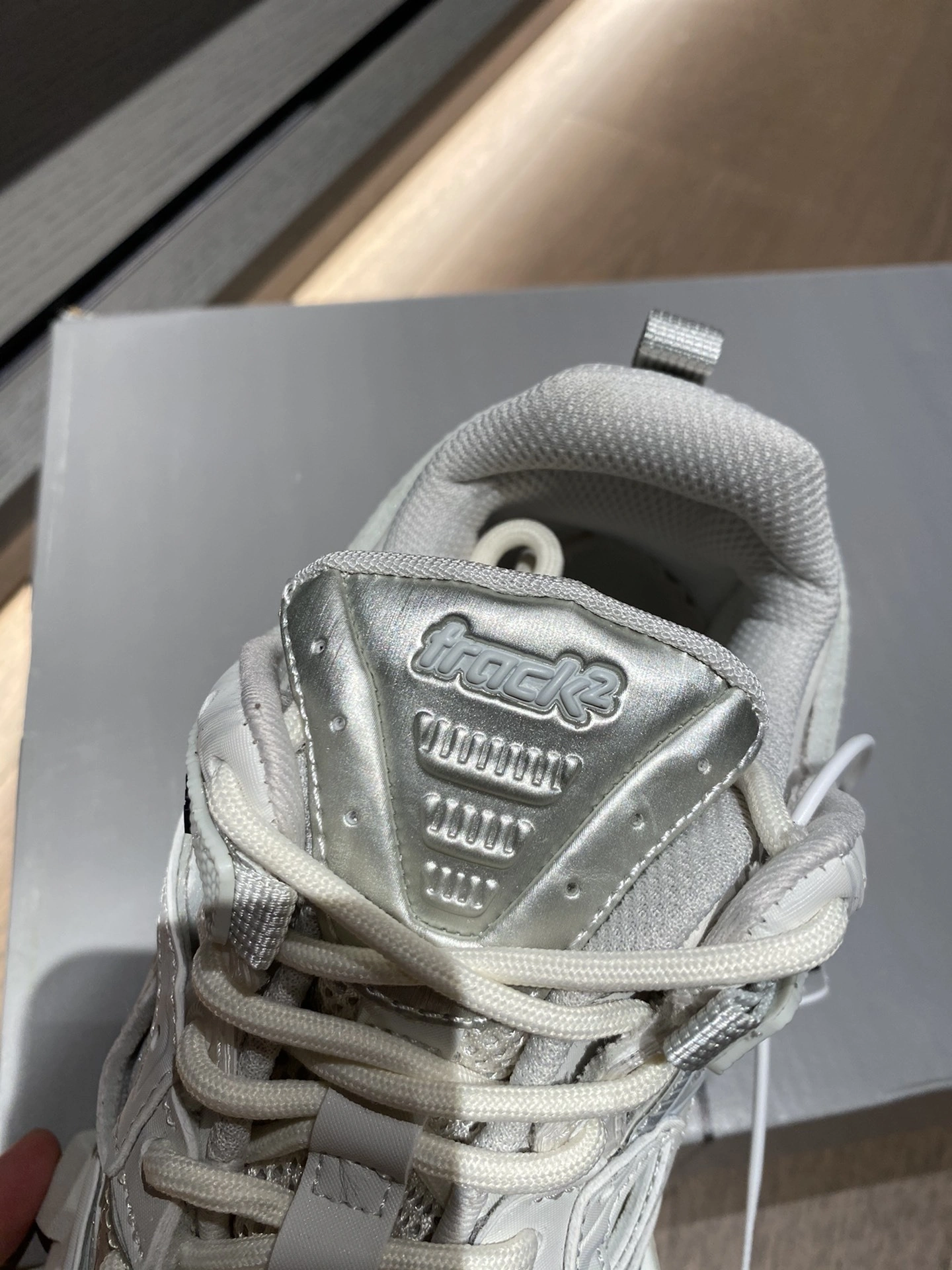 OOBB-- 568615W2GN19000 item:C-X003E2425Y
