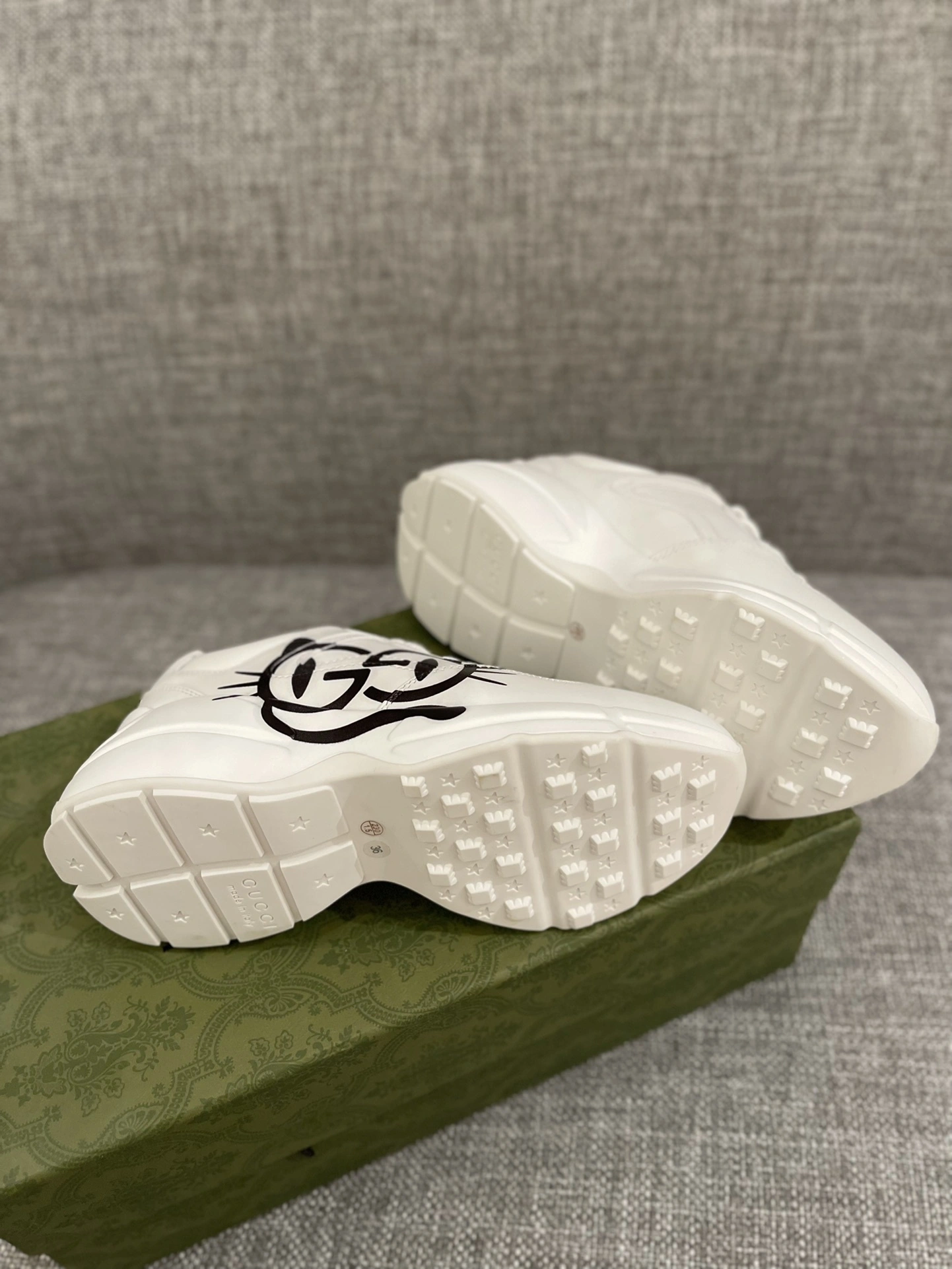 OOBB-- 663723 2SH00 9014 item:C-X003E2550Y