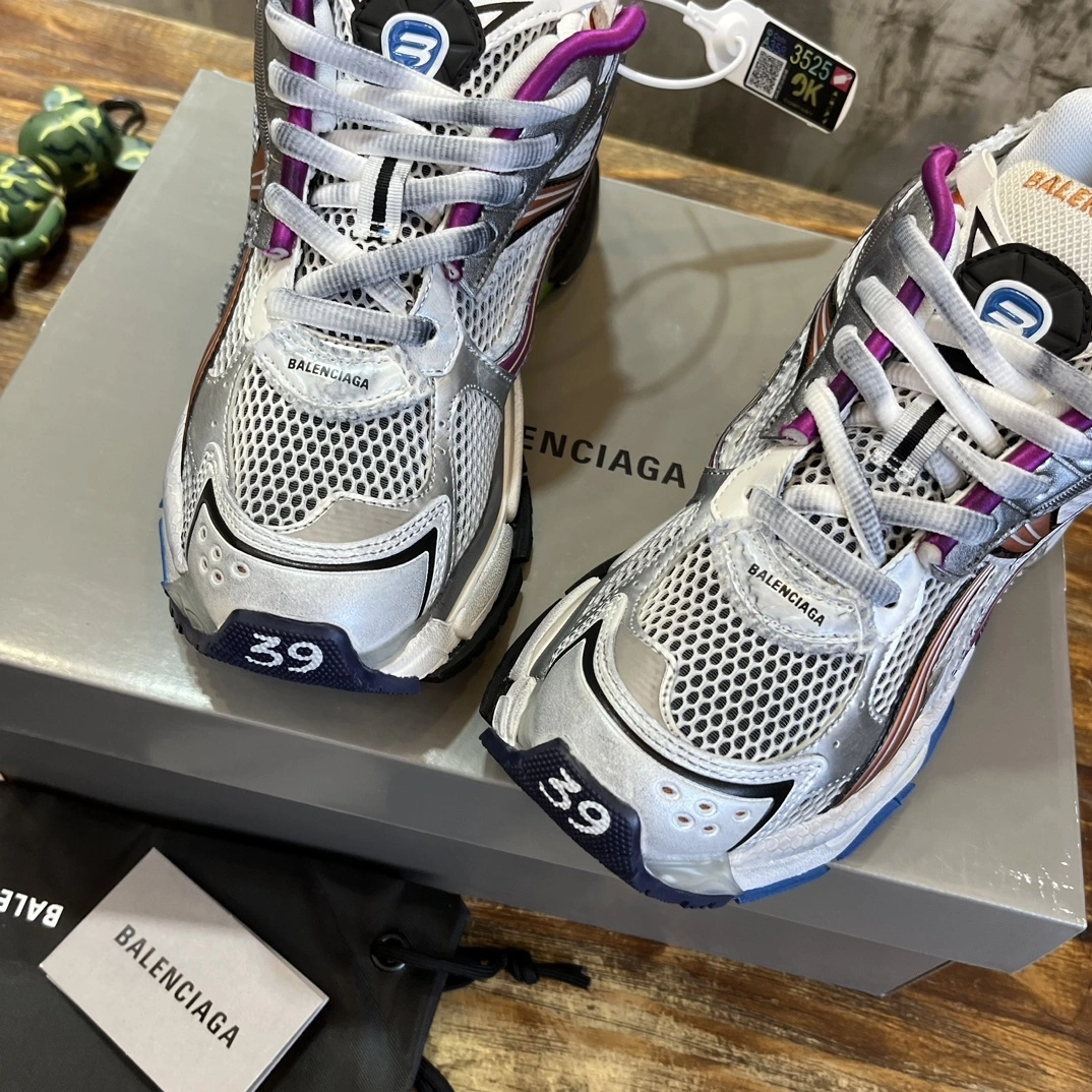 &OOBB-- 677403W3RB68123 Runner item:D-X158B2306
