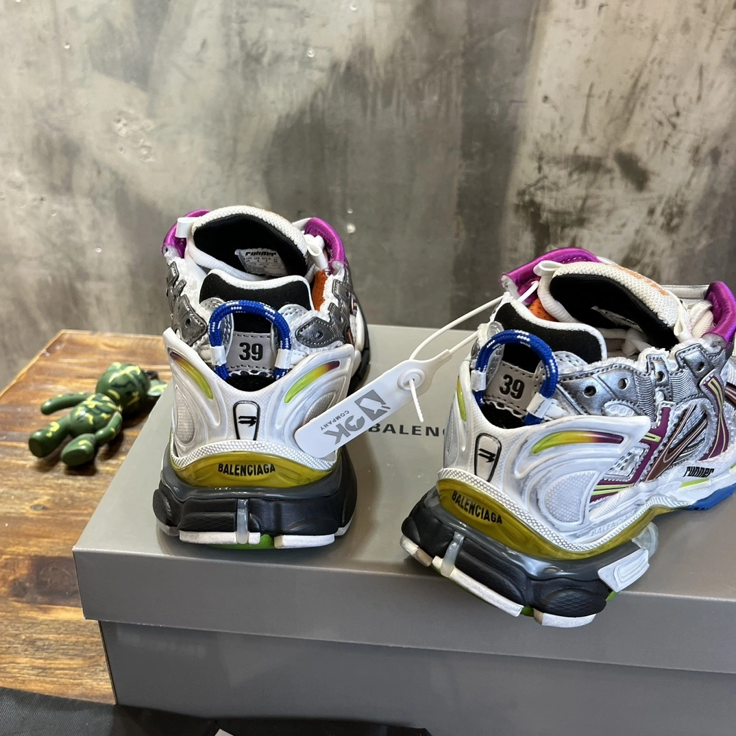 &OOBB-- 677403W3RB68123 Runner item:D-X158B2306