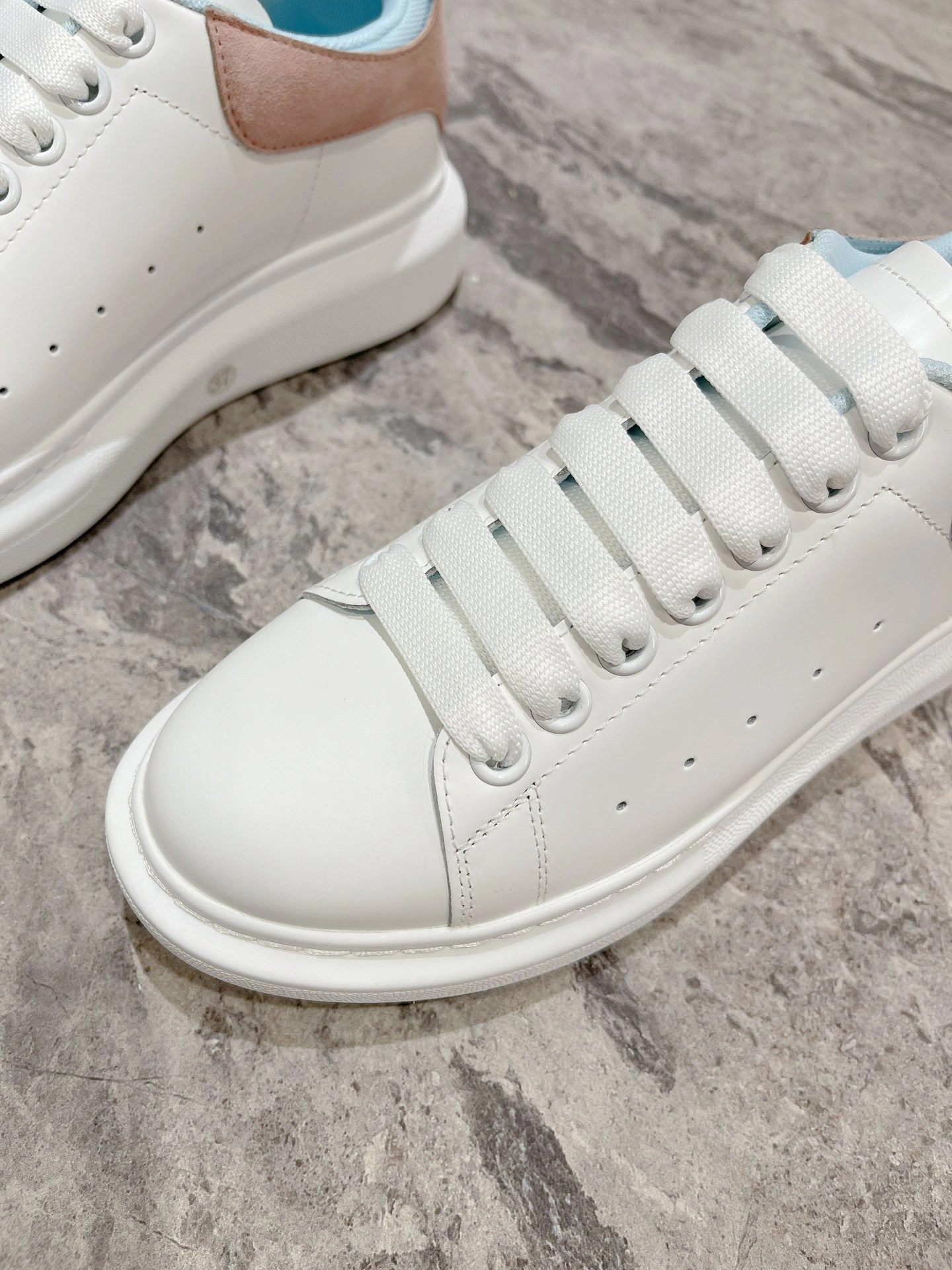 OOBB-- 697103WIBNT8874 cowhide item: D-X158B2321