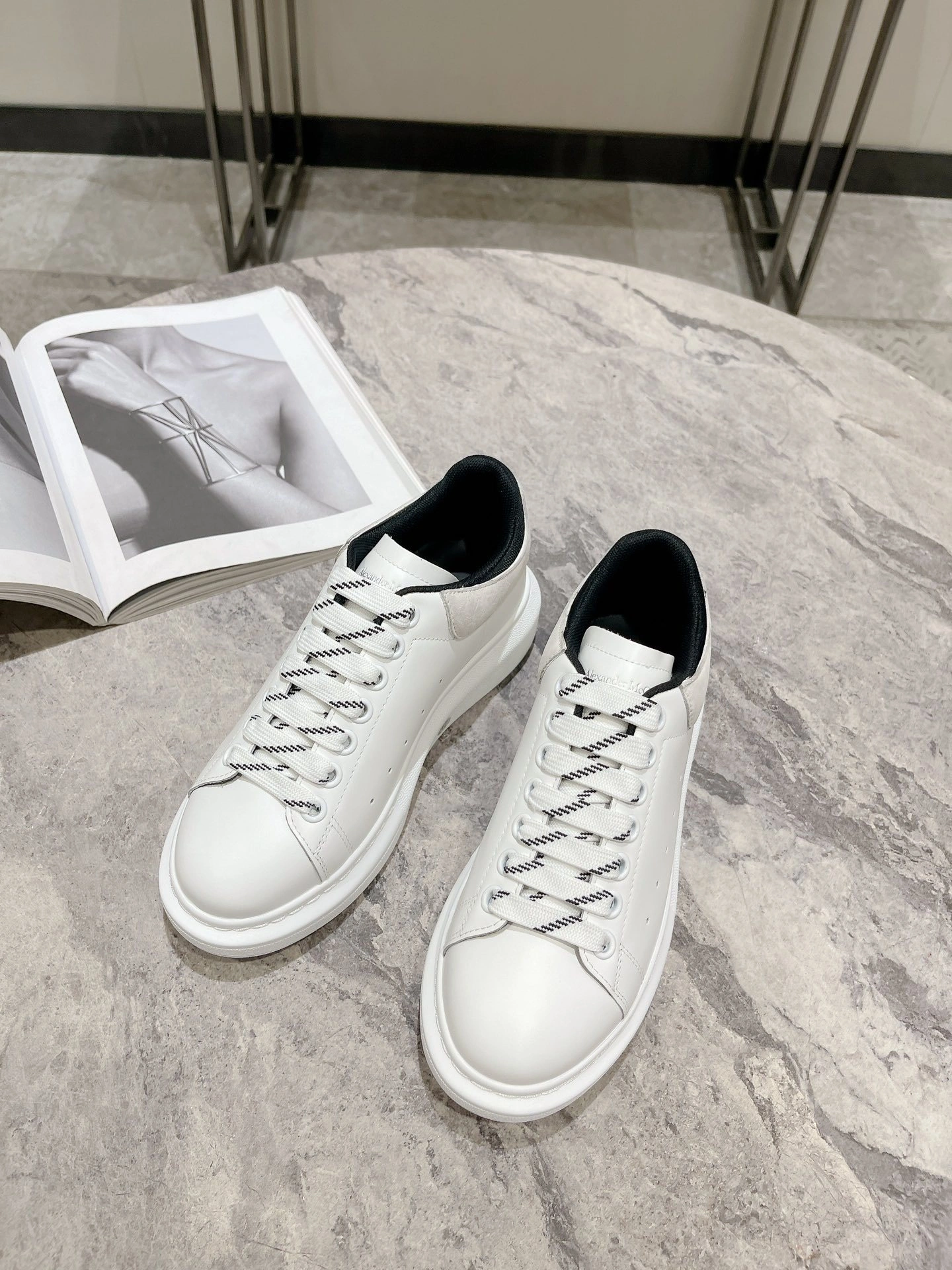 OOBB-- 697103WICYA8876 cowhide item: D-X158B2323