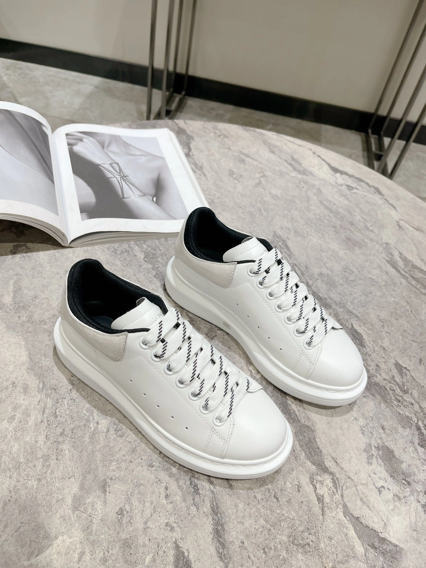 OOBB-- 697103WICYA8876 cowhide item: D-X158B2323