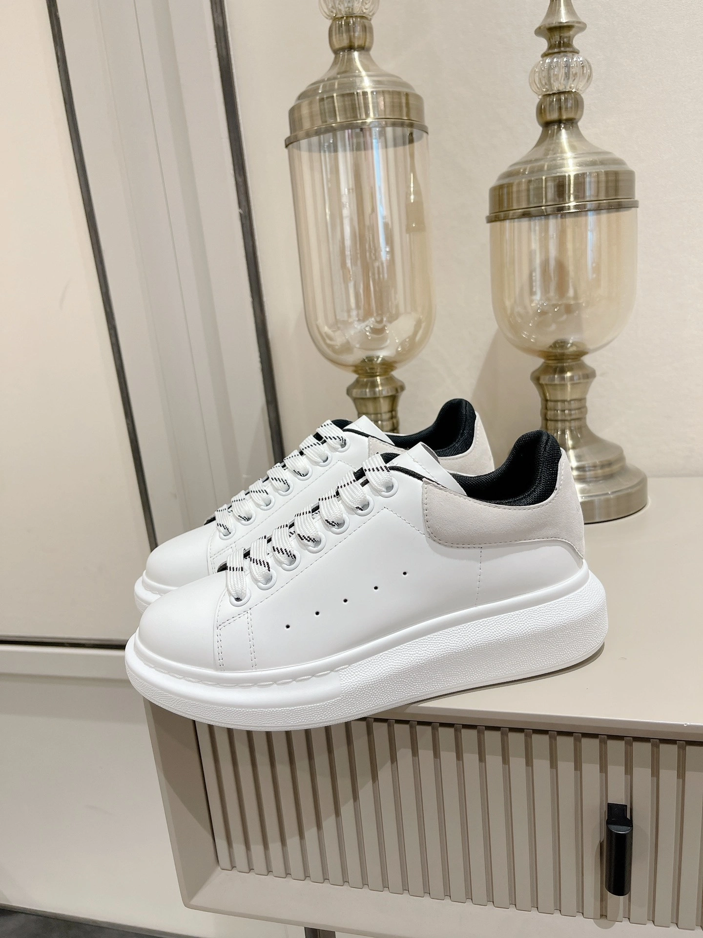 OOBB-- 697103WICYA8876 cowhide item: D-X158B2323