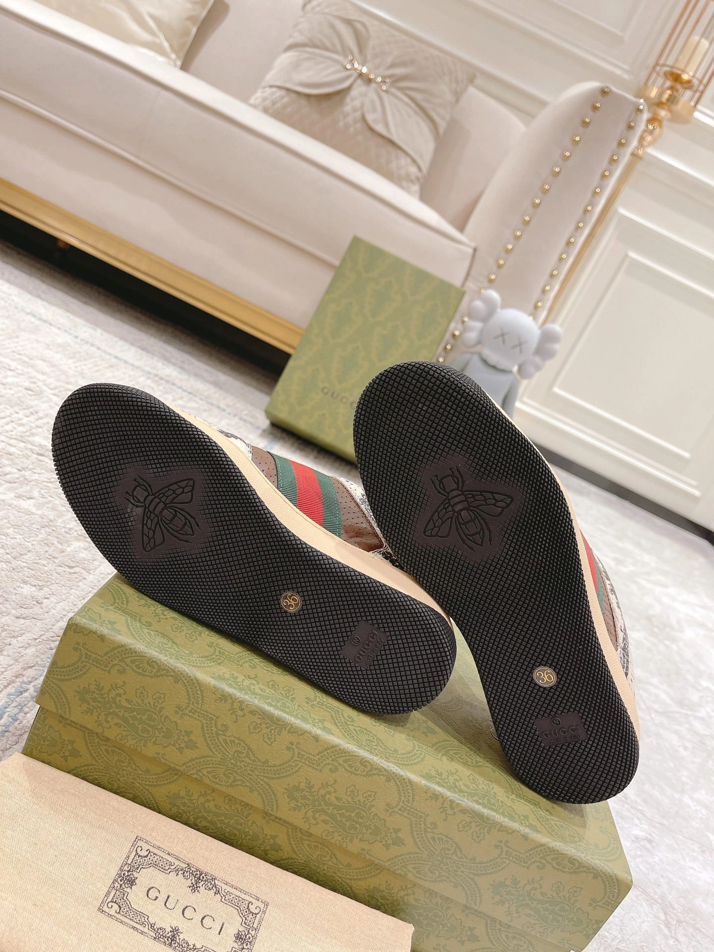 OOBB-- 6u33i 701103 19YC0 9781 cowhide item:D-X158F0314S