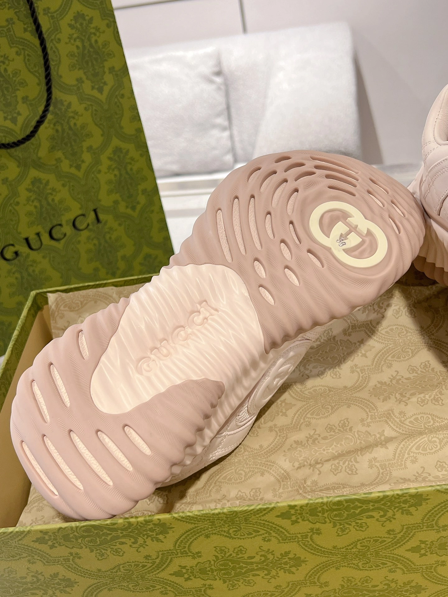 OOBB-- 6u33i 771653 AAC95 6801 Ripple sheepskin Thick soles：5CM item:D-X138L1134
