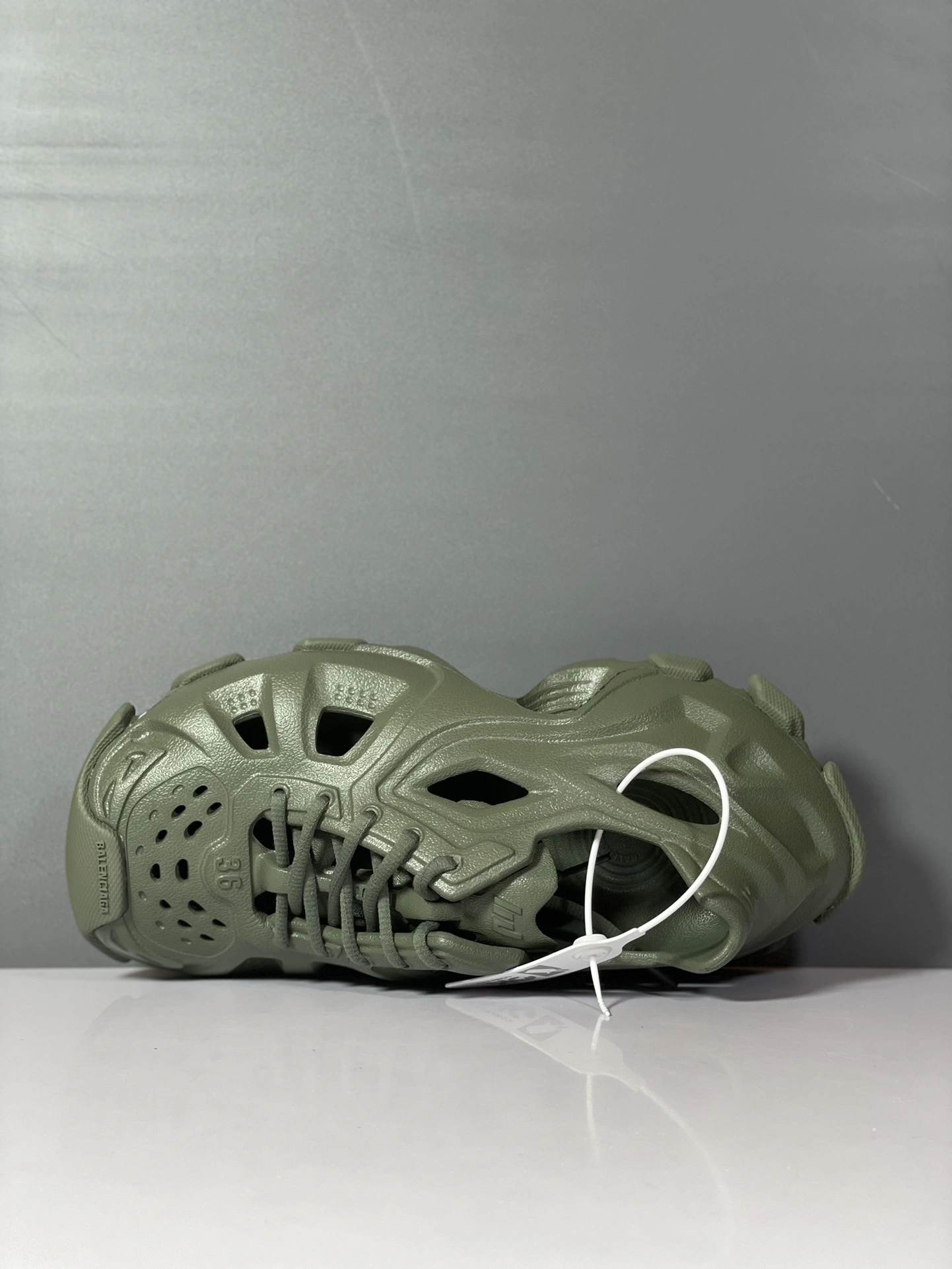 OOBB-- 702421W3CES3500 item:C-X000F2189Y