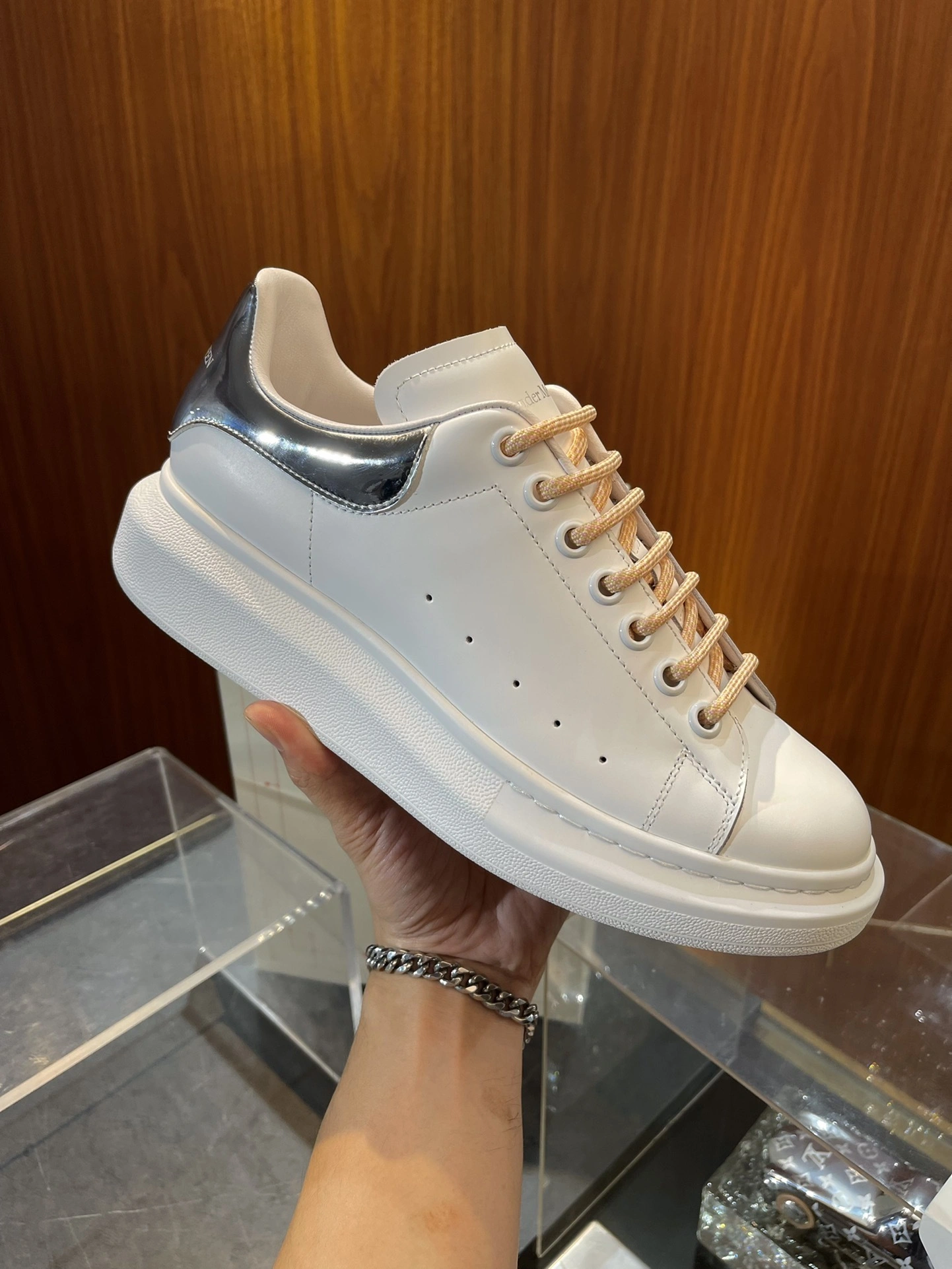 OOBB-- 73Qu559 718232WIEE49071 cowhide item:E-X332H1303