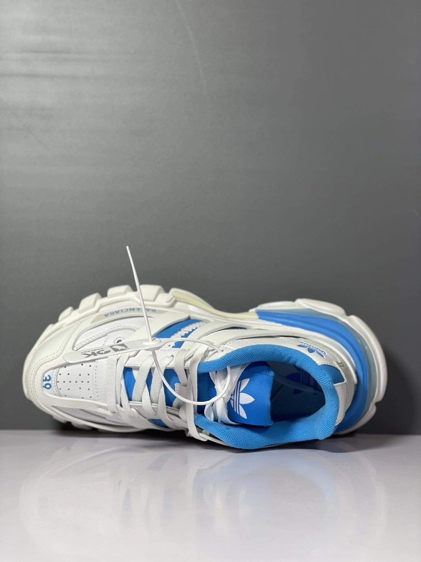 OOBB-- 741106W3CZ19040 item:C-X298I0658Y