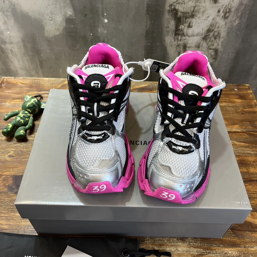 OOBB-- 772767W3RBW9155 Runner item: D-X158B2344