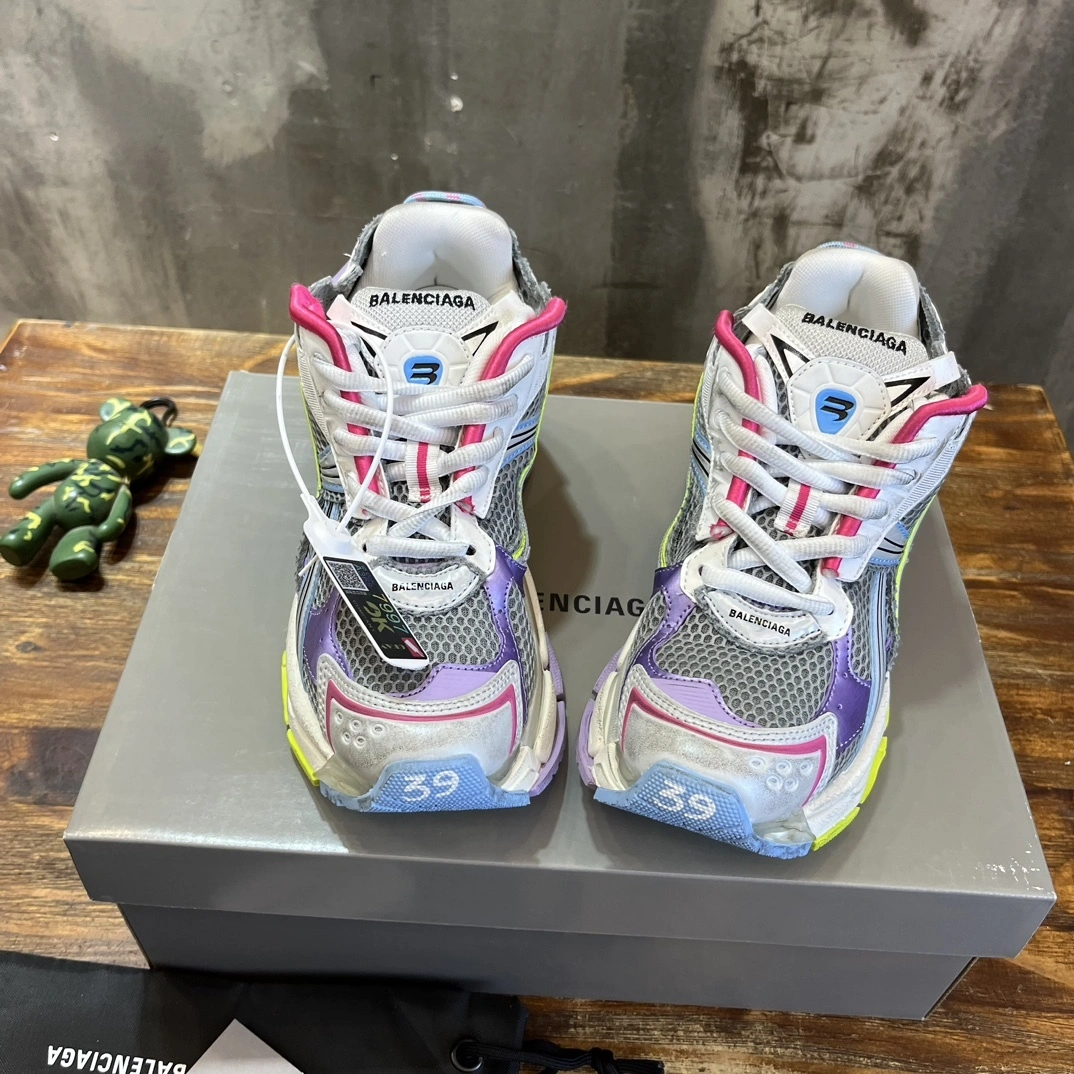 OOBB-- 772767W3RMU1745 Runner item: D-X158B2346