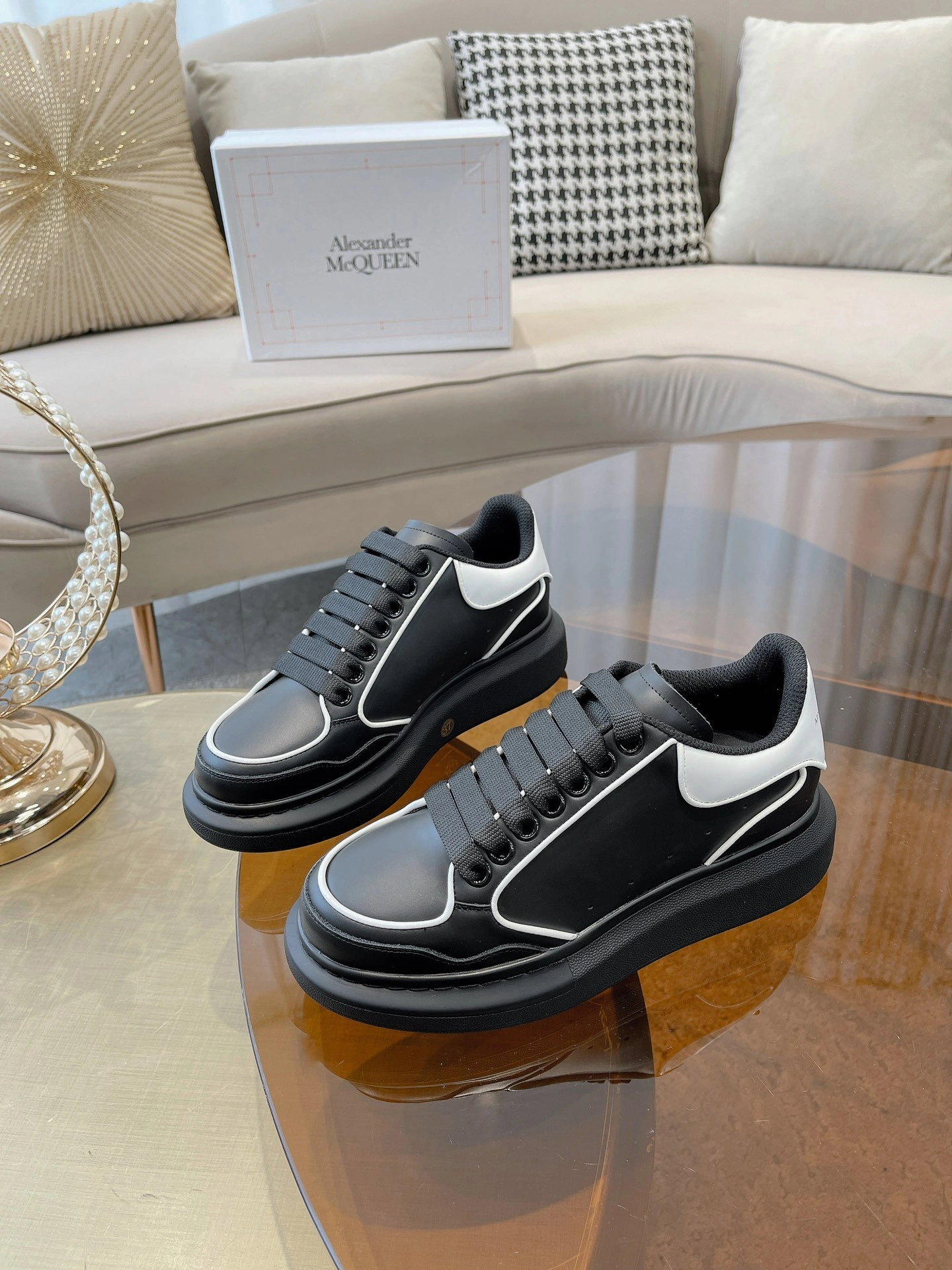 OOBB-- 777300WHJE51070 cowhide item: D-X158B2327