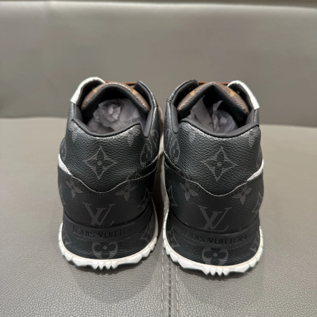 OOBB-- 8V 1A3N7W Run Away item:E-X230A0120