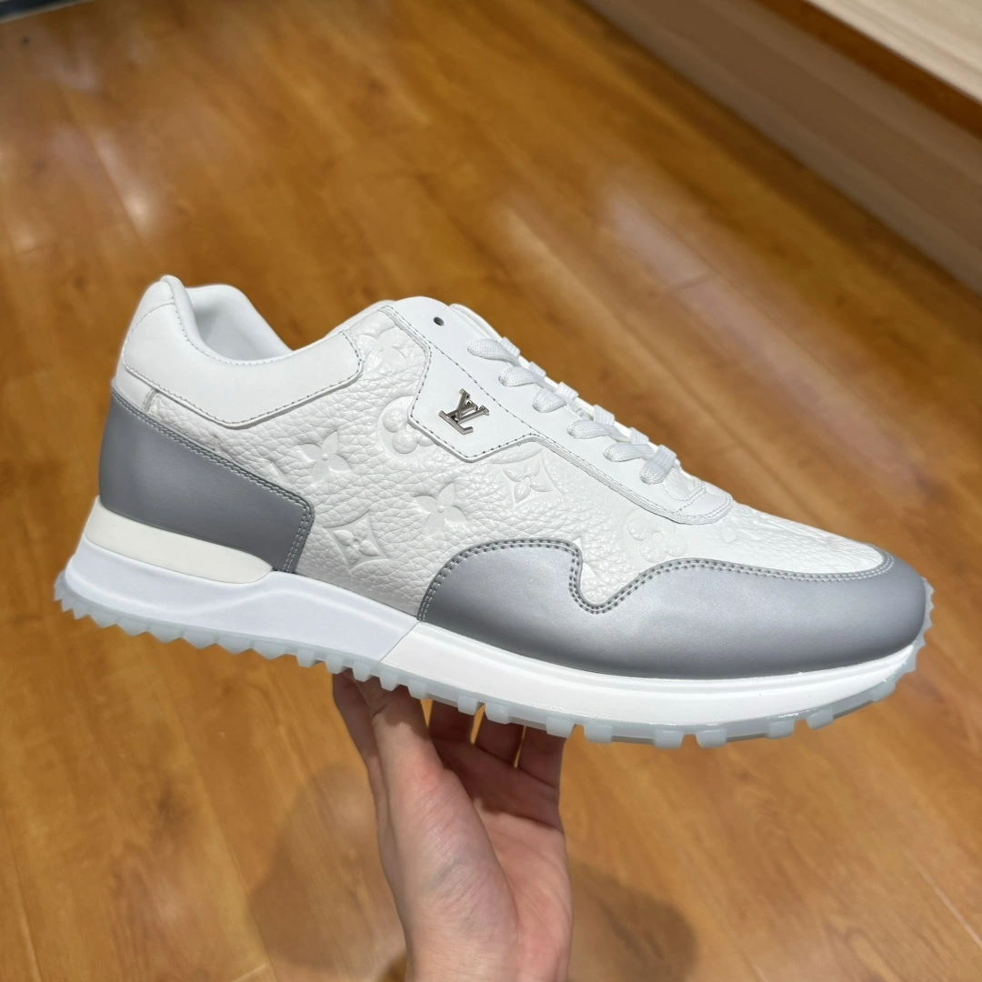 OOBB-- 8V 1A8V4K Run Away item:E-X230A0123