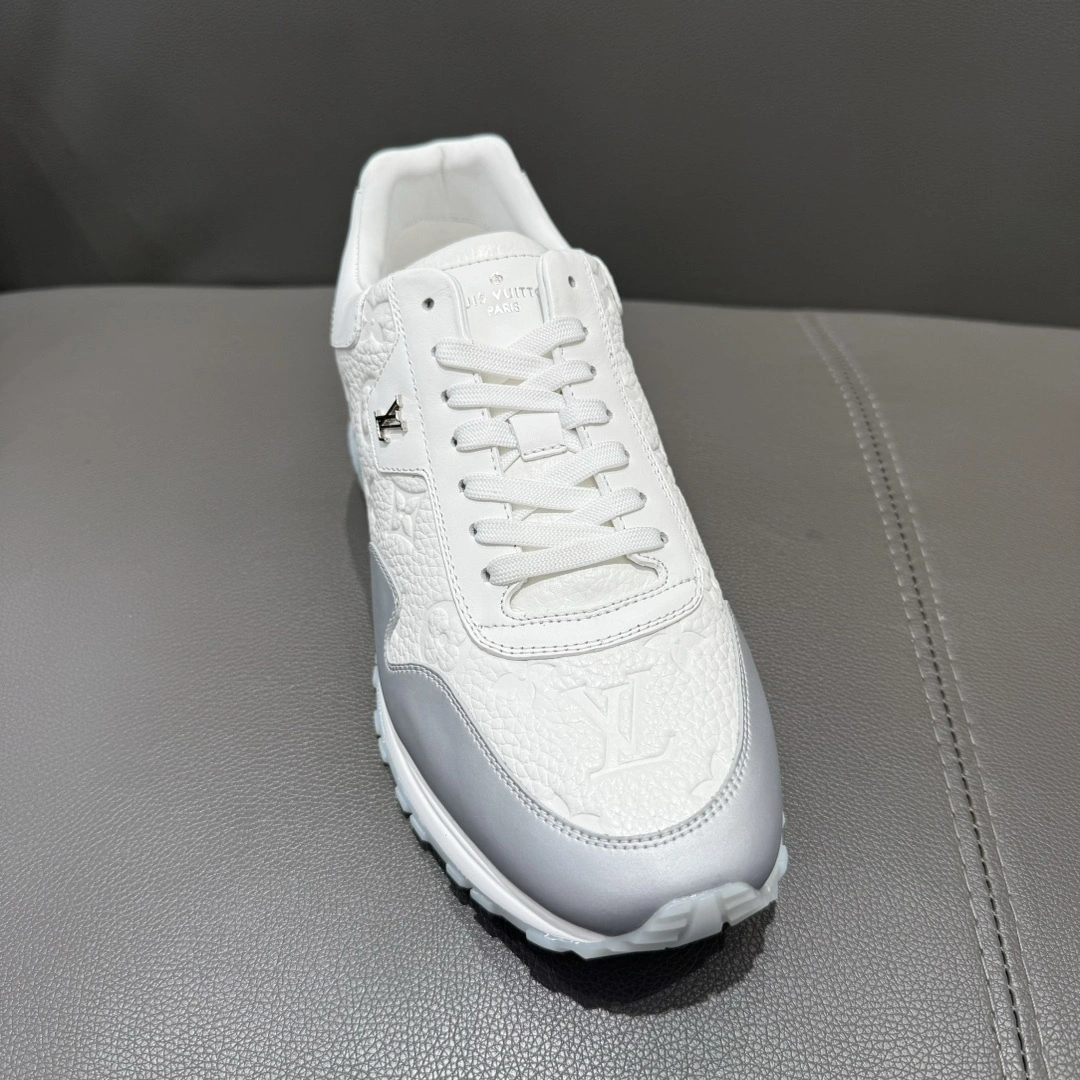 OOBB-- 8V 1A8V4K Run Away item:E-X230A0123