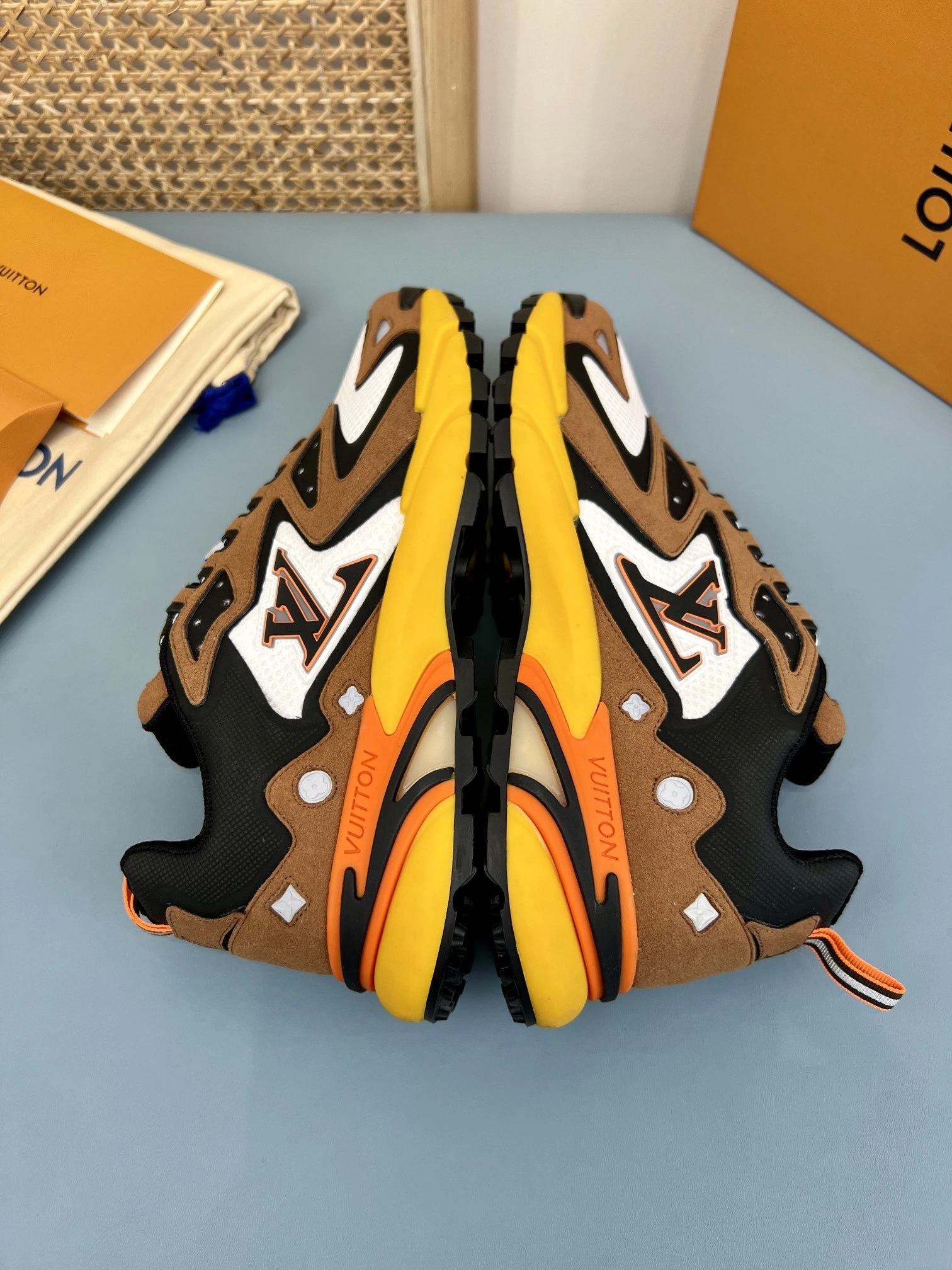 OOBB-- 8V 1A9BNT item:E-X430F0622