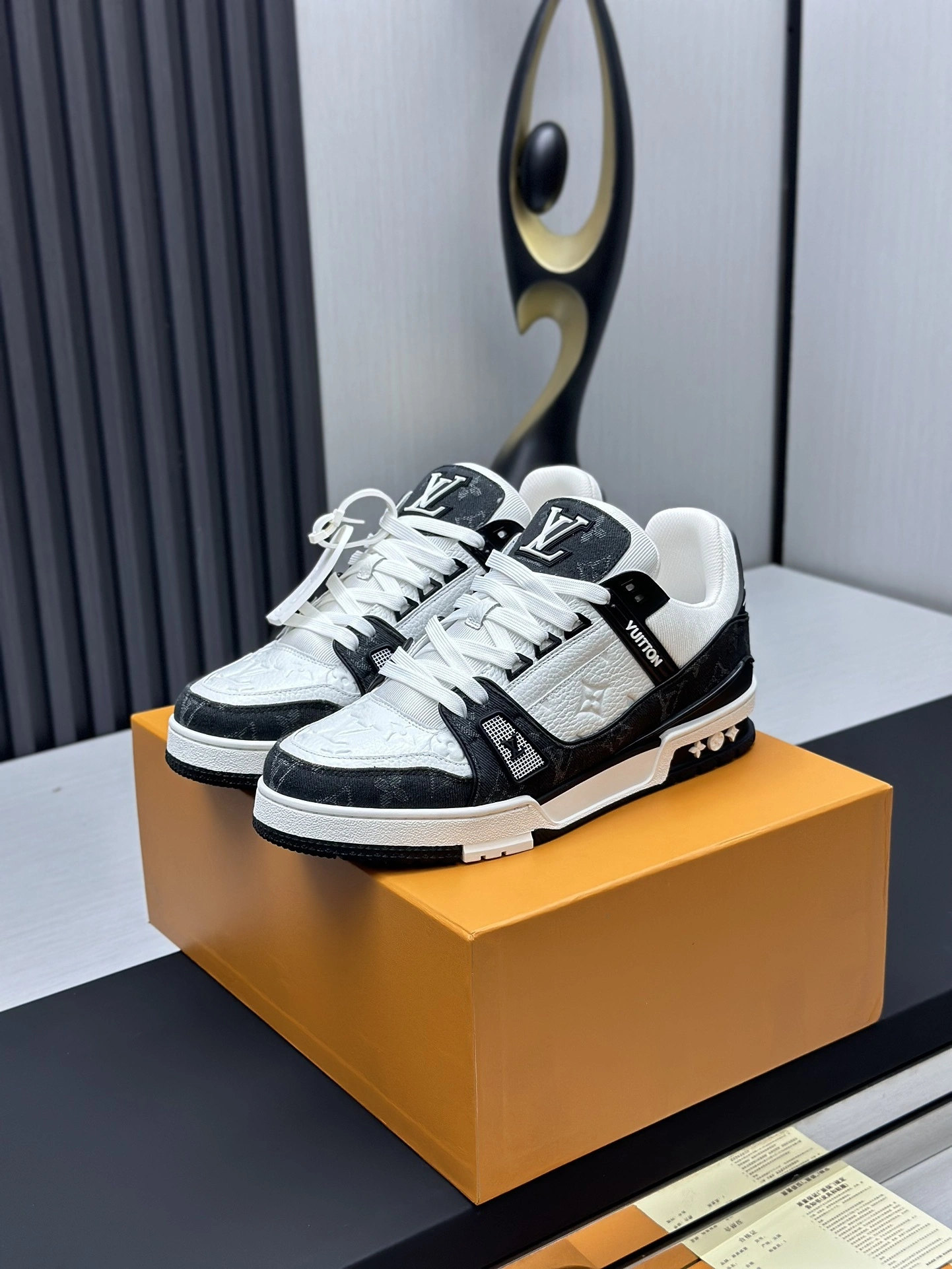 OOBB-- 8V 1A9JGD cowhide item:E-X000H0808