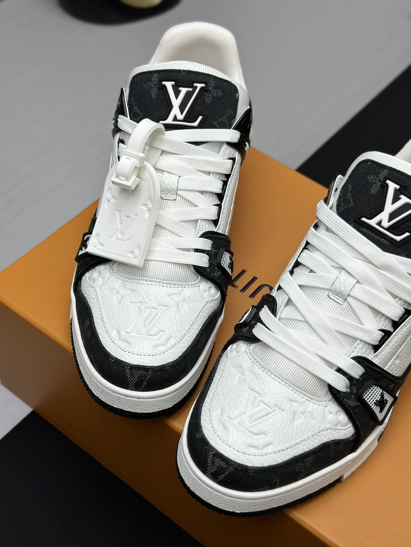 OOBB-- 8V 1A9JGD cowhide item:E-X000H0808