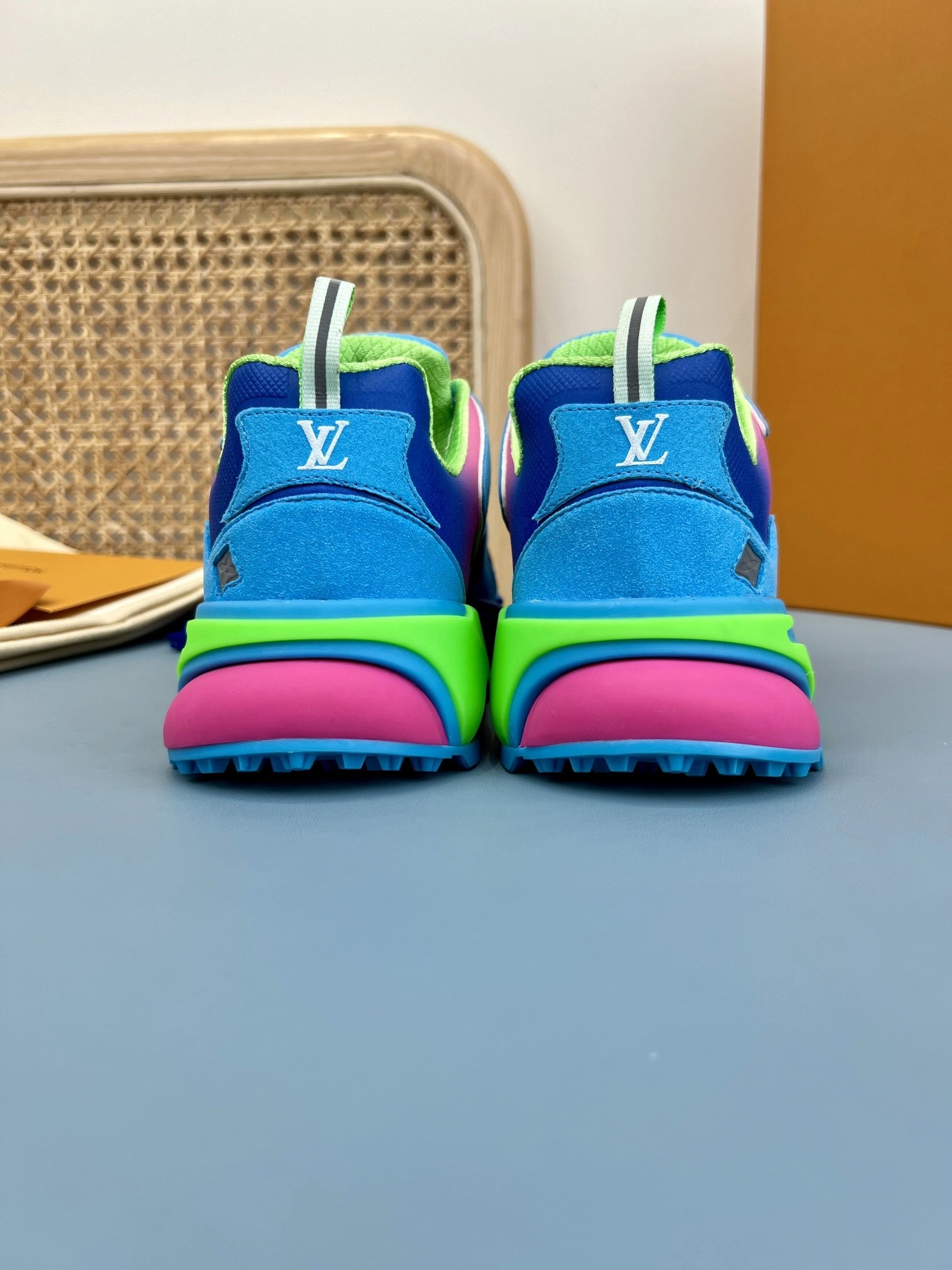 OOBB-- 8V 1A9UOL item:E-X430F0623