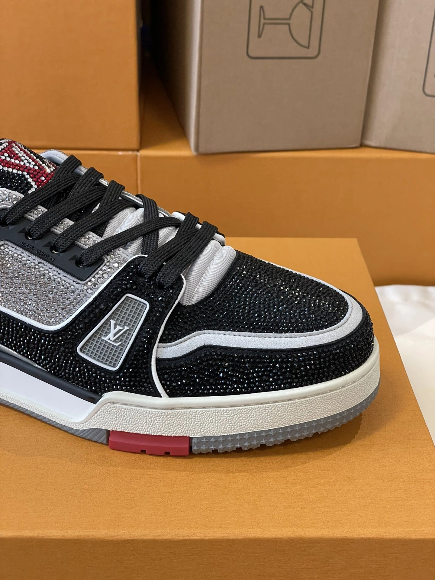 OOBB-- 8V 1AA6PR Trainer cowhide item:E-X555A0920