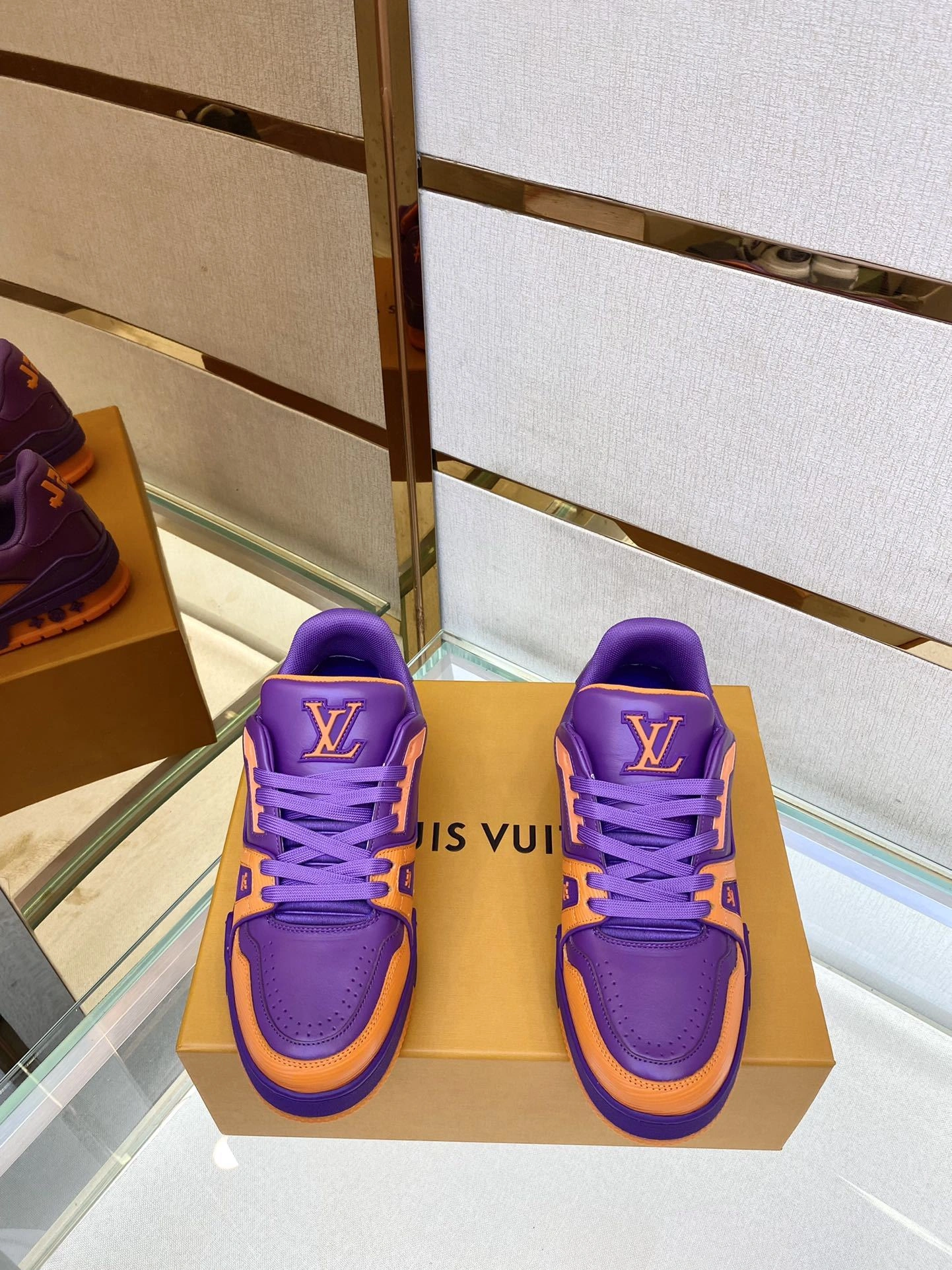 OOBB-- 8V 1AA6UF Calfskin Trainer item:D-X000F1203S