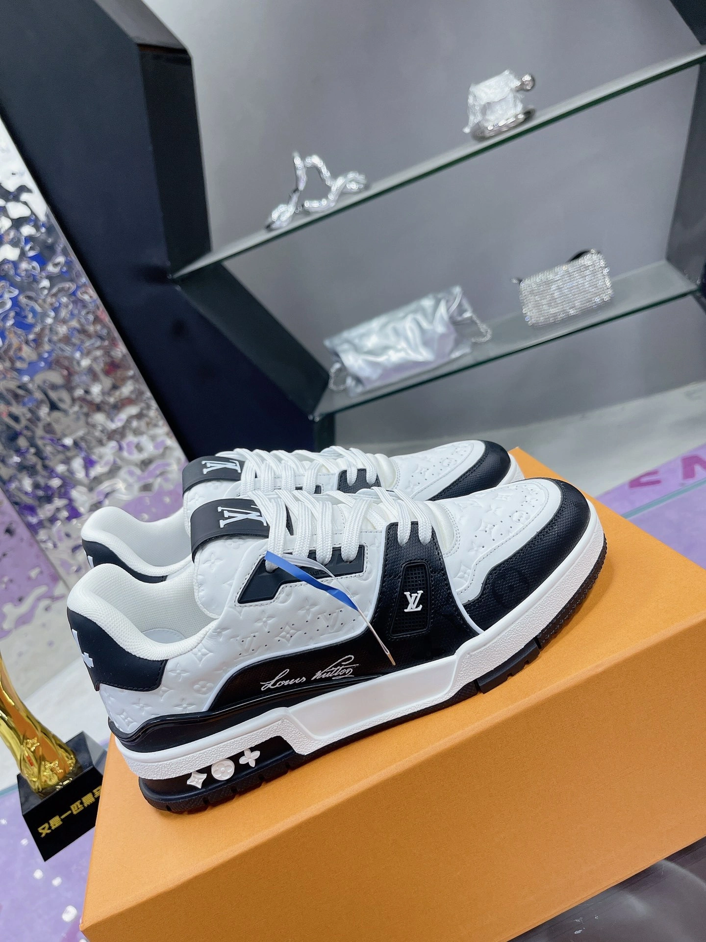 &OOBB-- 8V 1AANED Trainer cowhide item:E-X230A0128