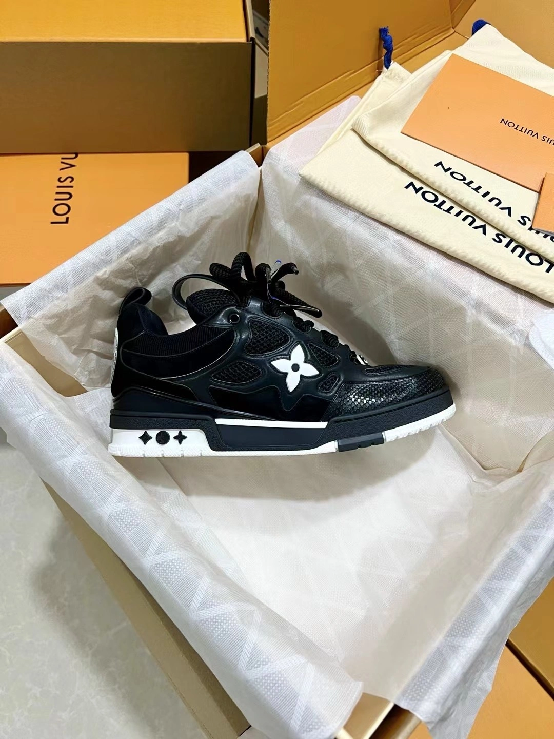 &OOBB-- 8V 1AARR2 skate Calfskin item:E-X187A0903