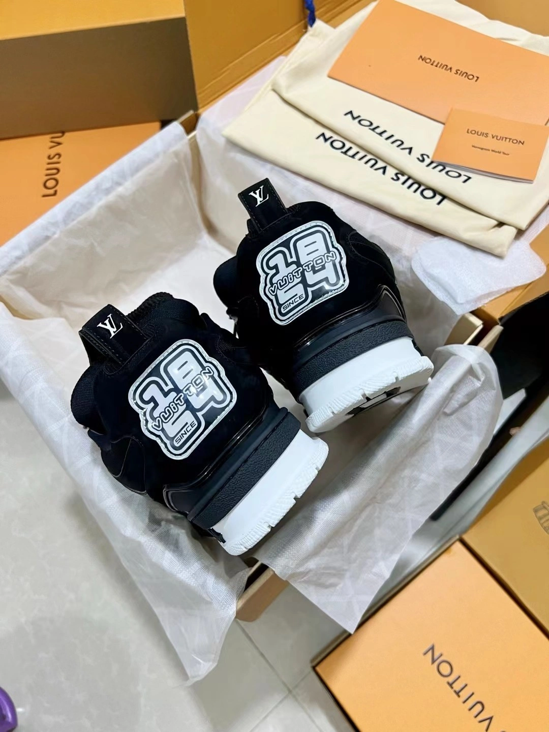 &OOBB-- 8V 1AARR2 skate Calfskin item:E-X187A0903