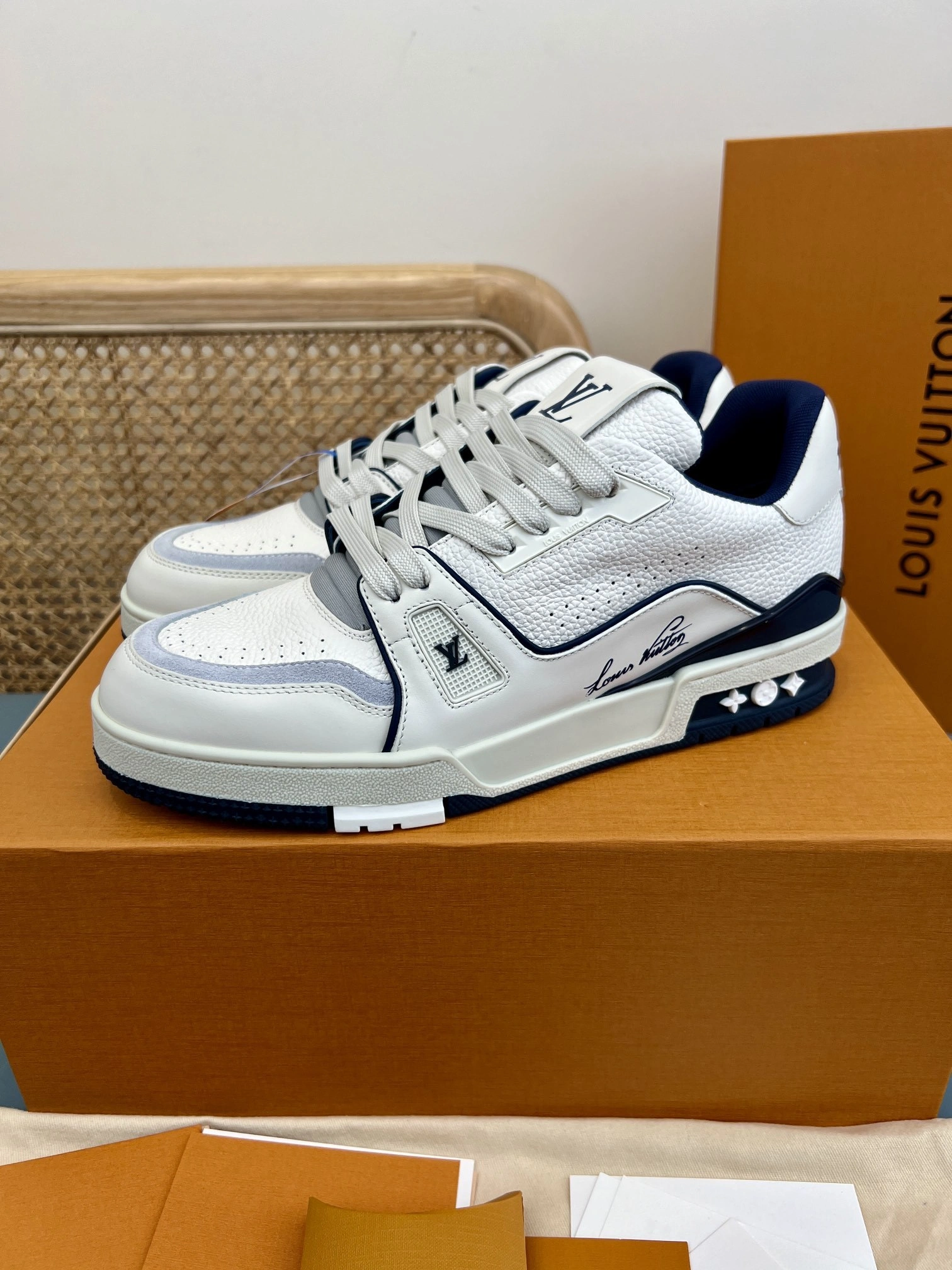 OOBB-- 8V 1ABFA9  1ABNIH Trainer Calfskin item:E-X430L0320B