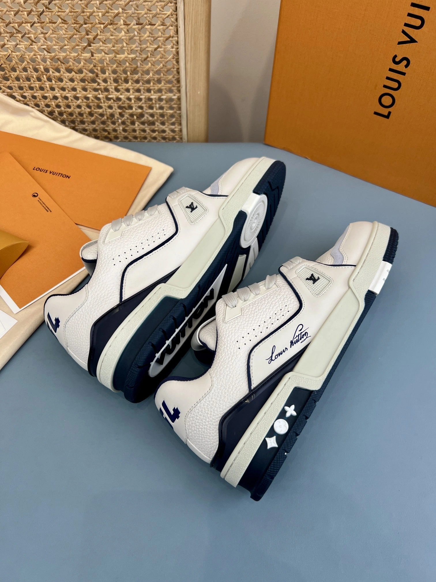OOBB-- 8V 1ABFA9  1ABNIH Trainer Calfskin item:E-X430L0320B