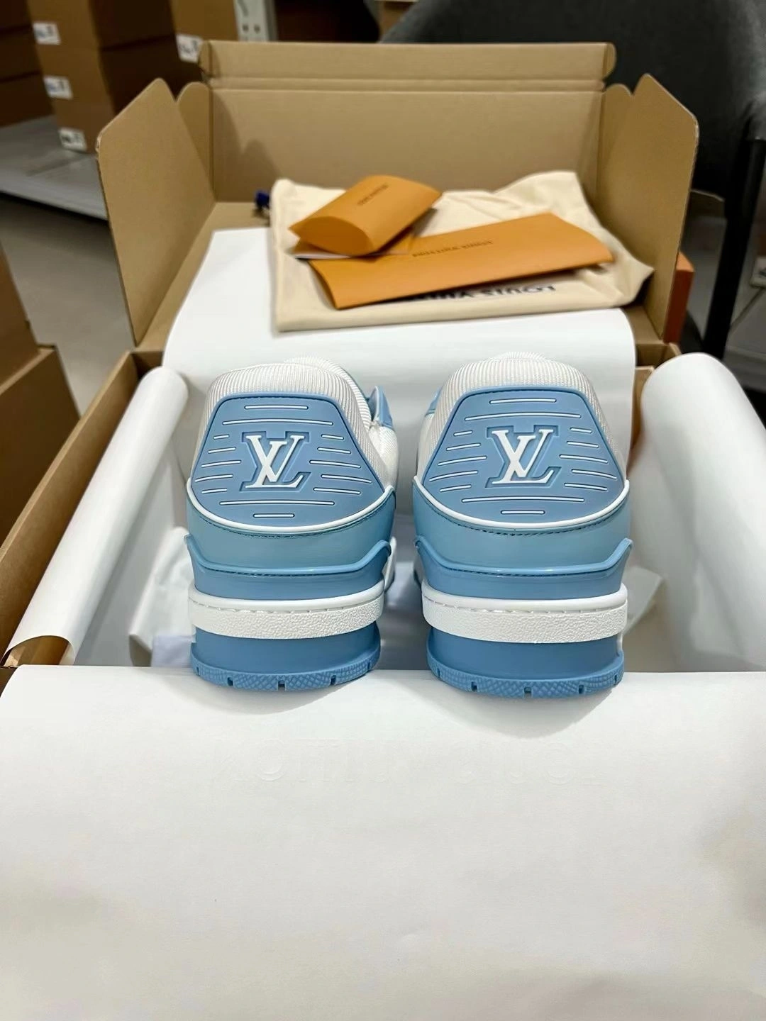 OOBB-- 8V 1ABOFI trainer Calfskin item:E-X187A0932