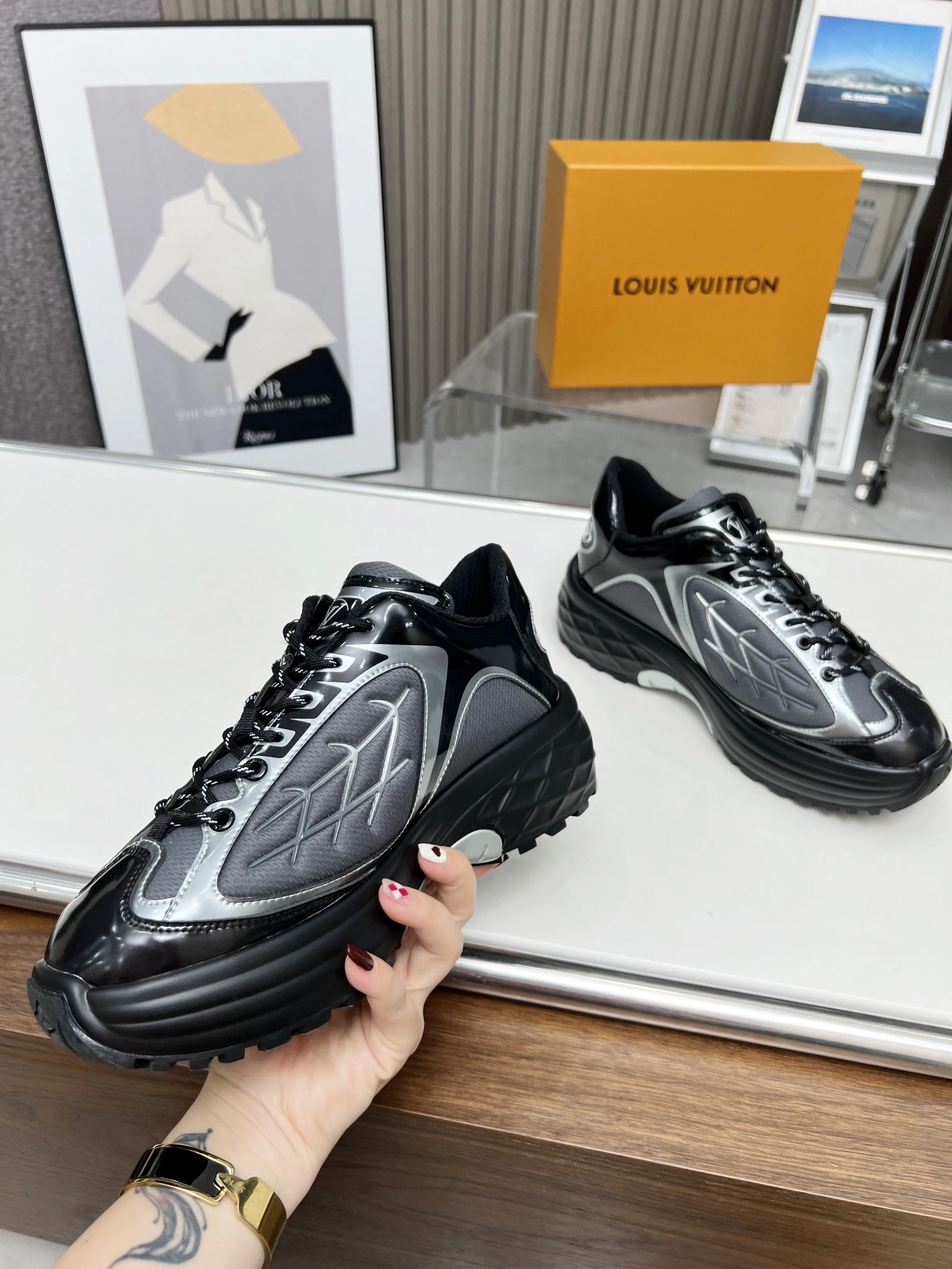 OOBB-- 8V 1ABZ2W Discovery cowhide item:E-X158D1038