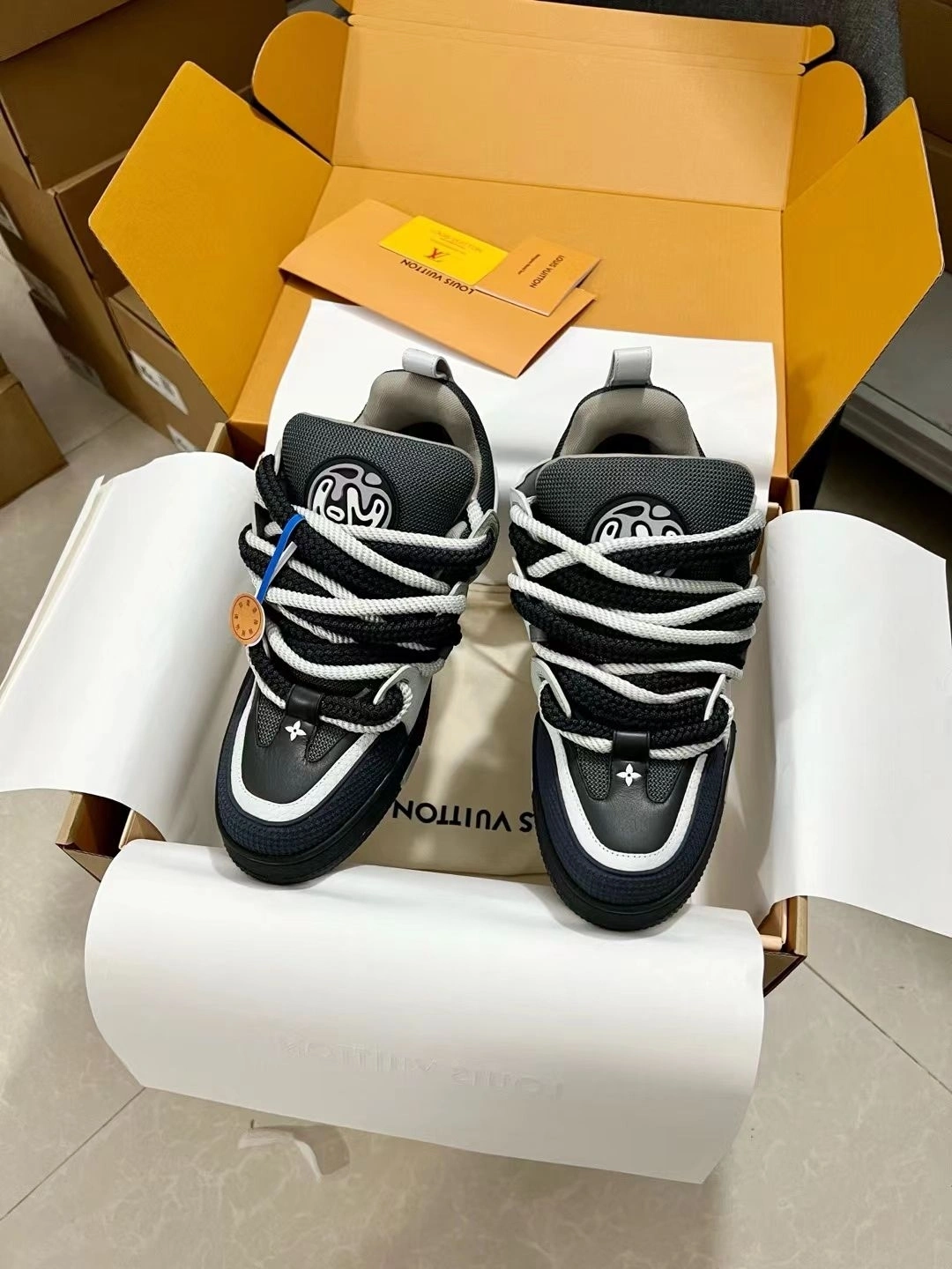 OOBB-- 8V 1ABZ45 skate Calfskin item:E-X187A0904